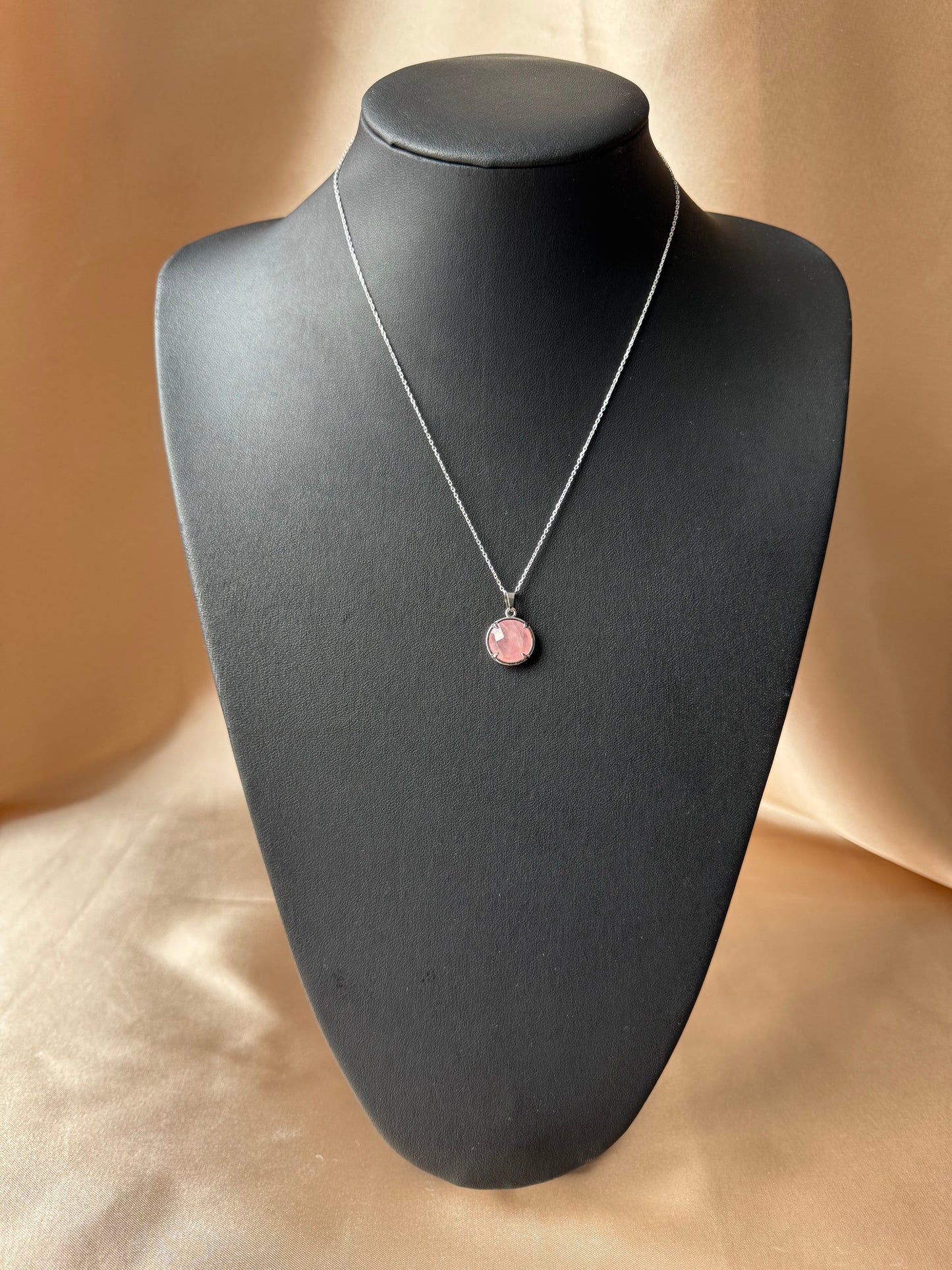 Pembe Kuvars Pinky Çift Taraflı Kolye
