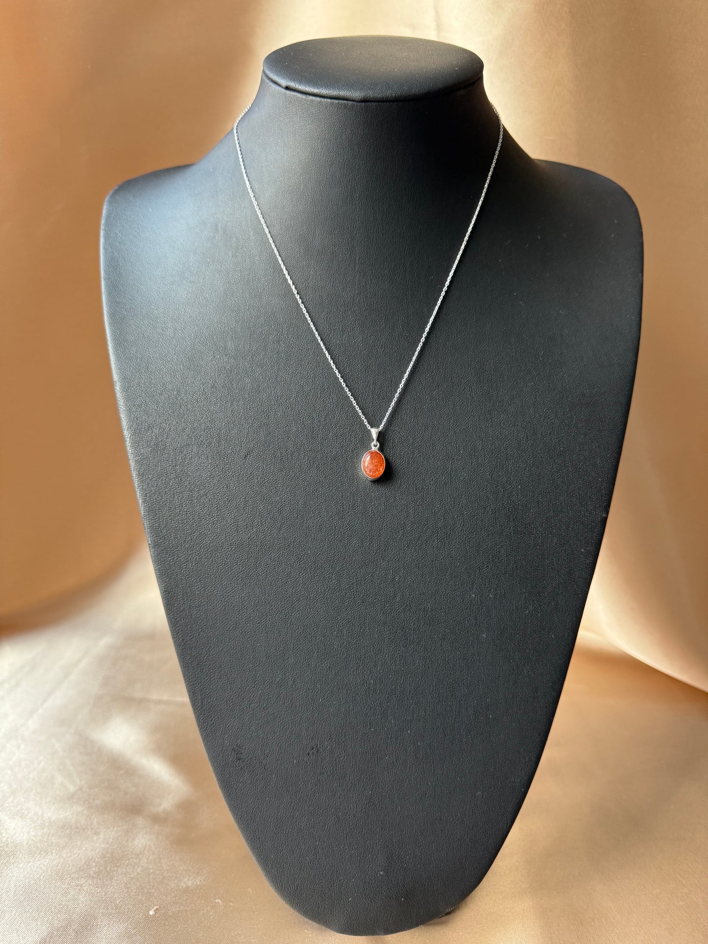 Güneş Taşı Minimal Gümüş Kolye