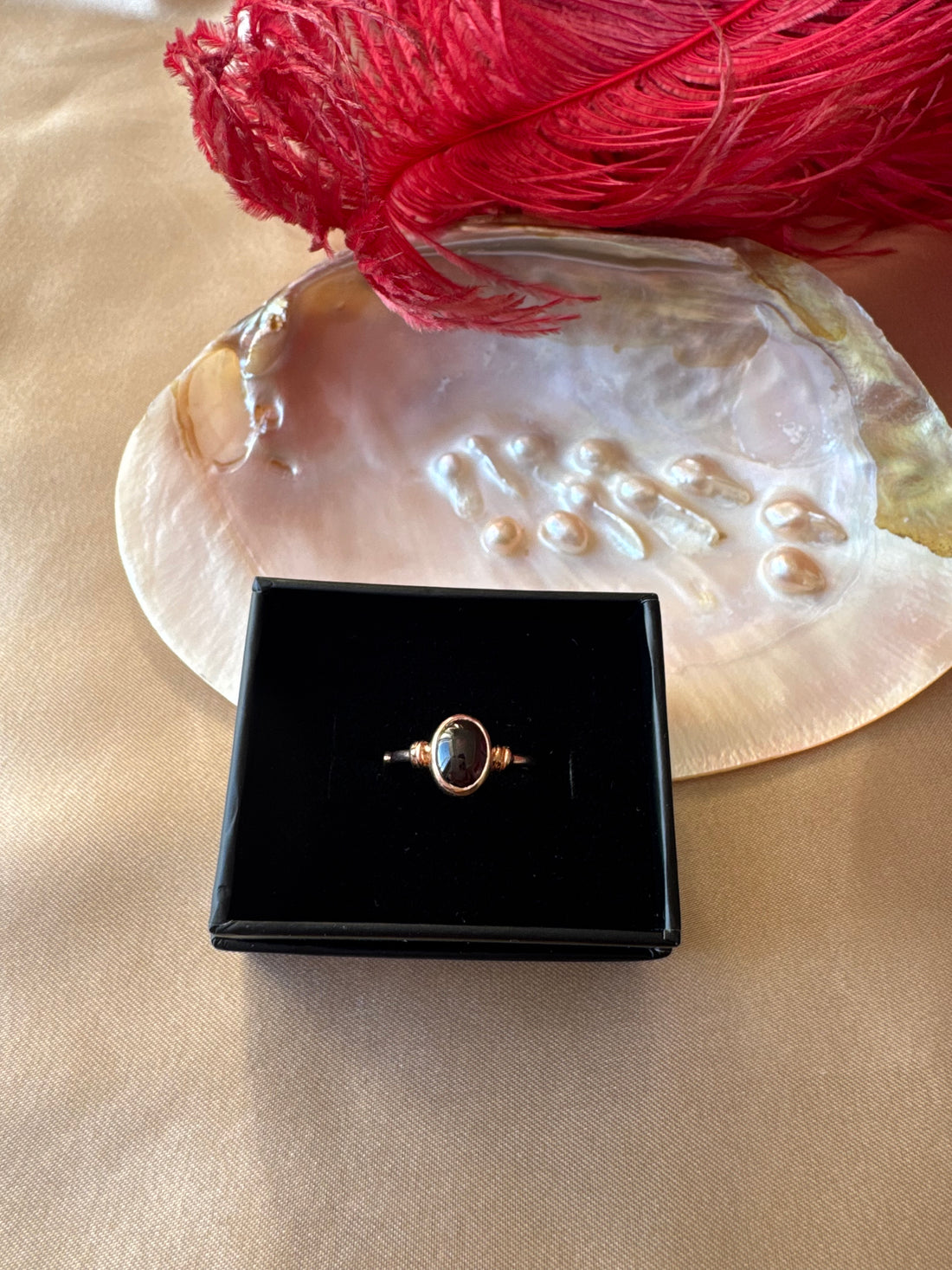 Lal Taşı (Garnet) Diana Rose Gold Yüzük