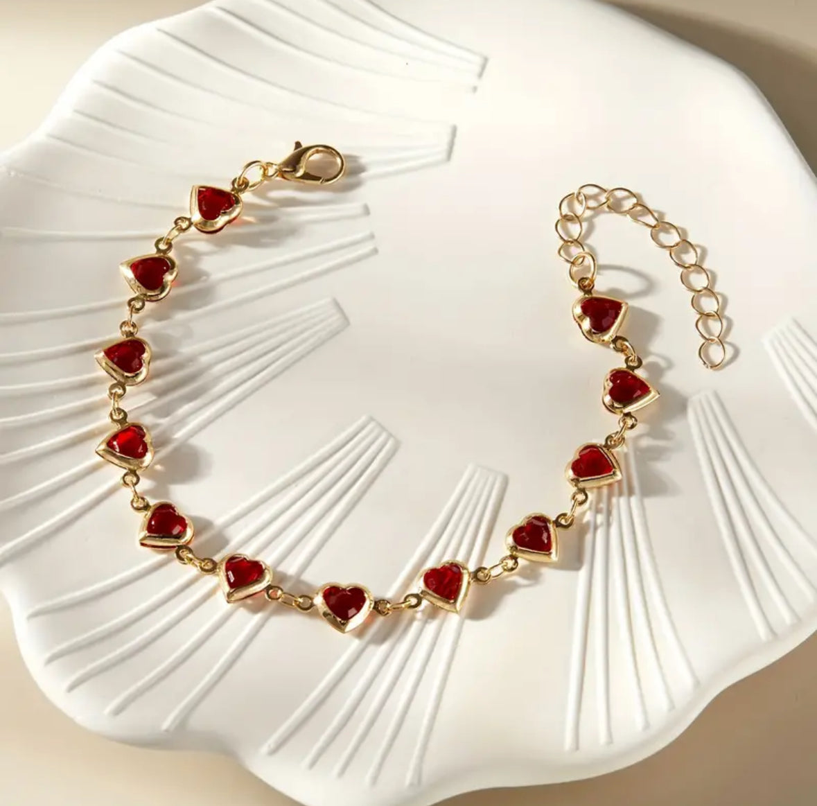 Kırmızı Taşlı Lovely Gold Renk Bileklik