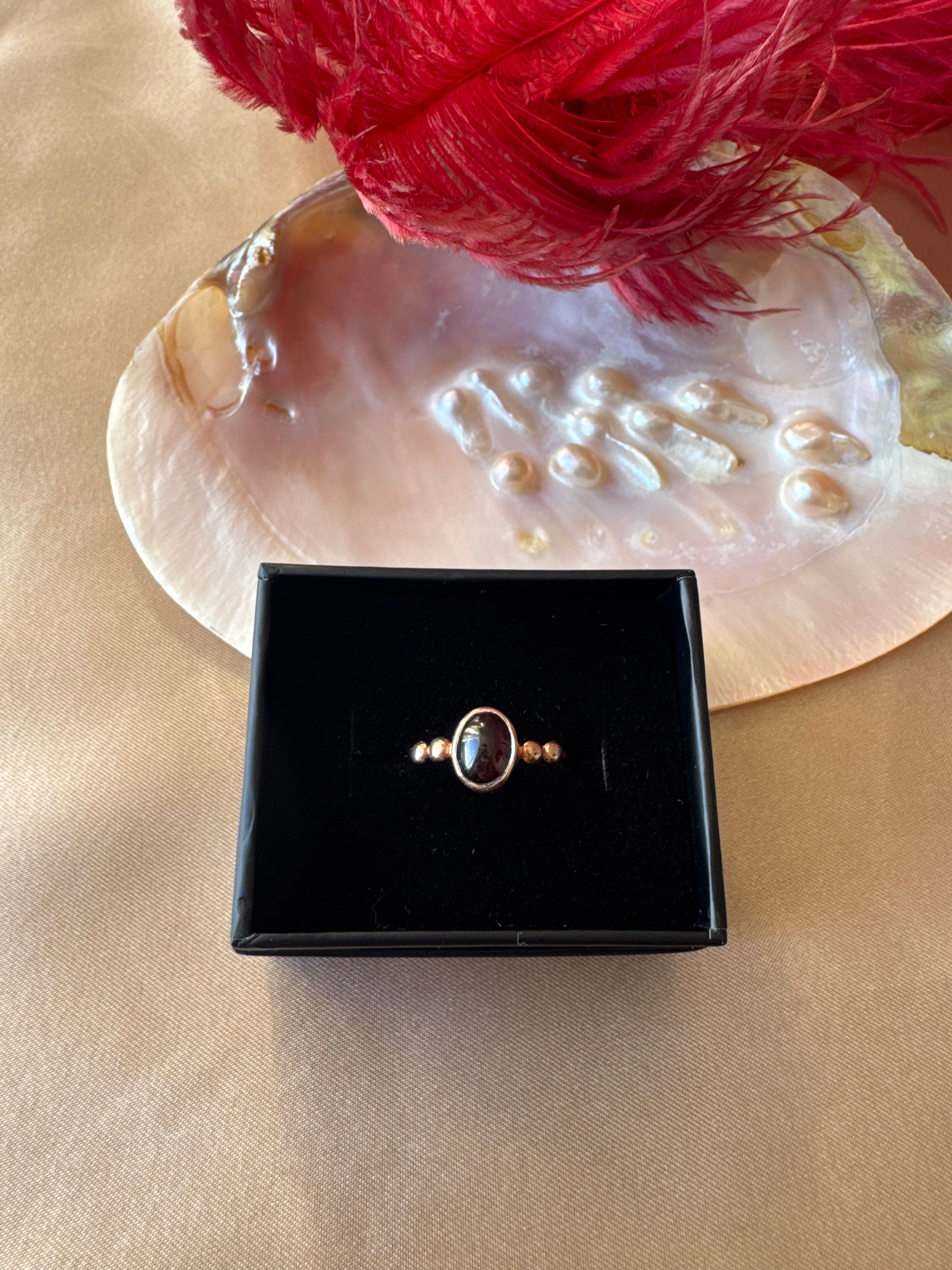 Lal Taşı (Garnet) Hera Rose Gold Yüzük