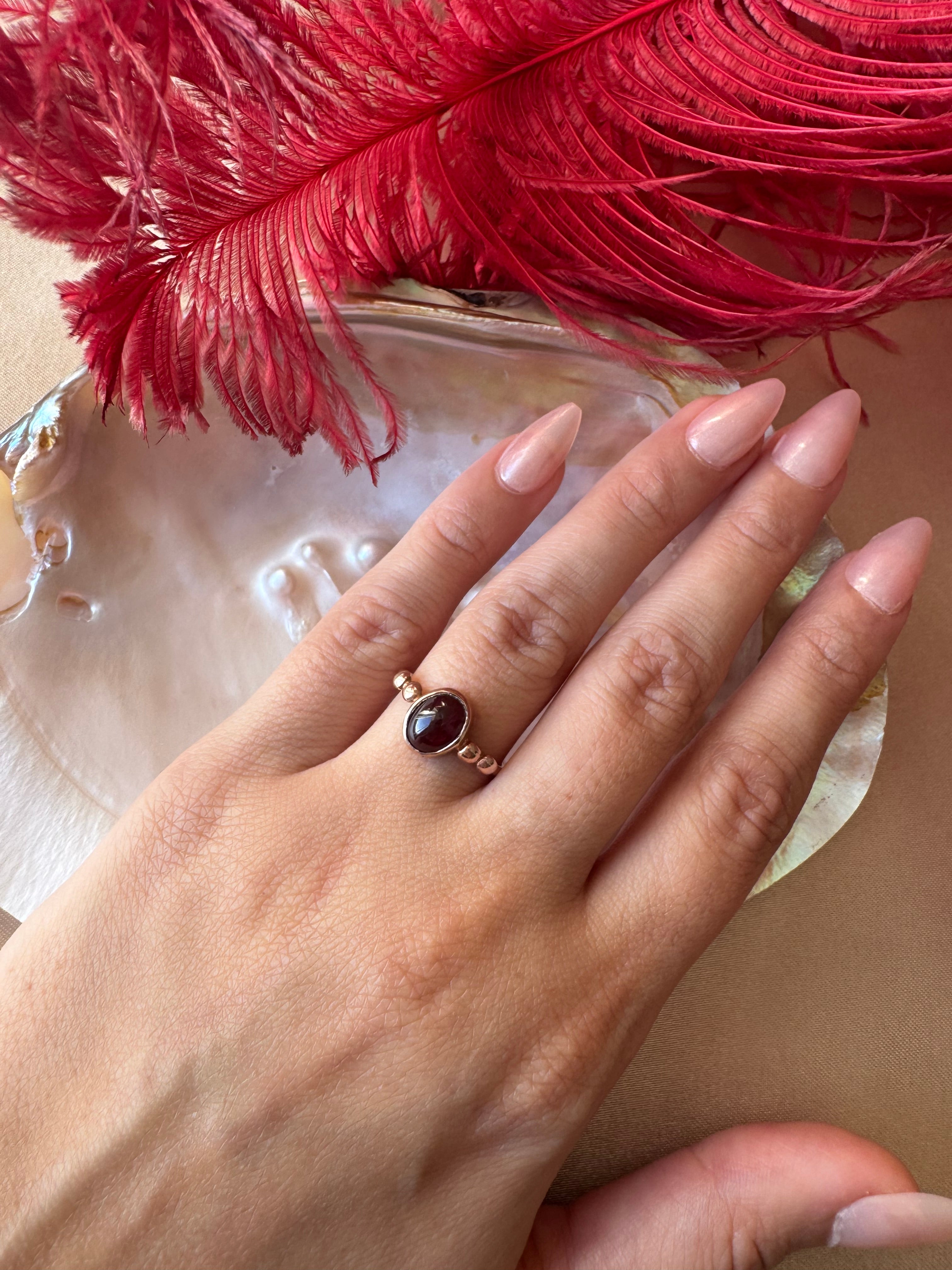 Lal Taşı (Garnet) Hera Rose Gold Yüzük