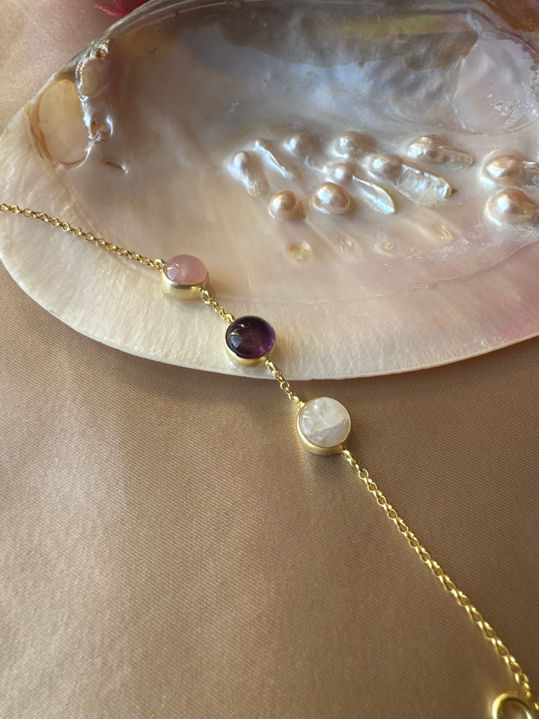 Ay Taşı & Pembe Kuvars & Ametist Trinity Gold Bileklik