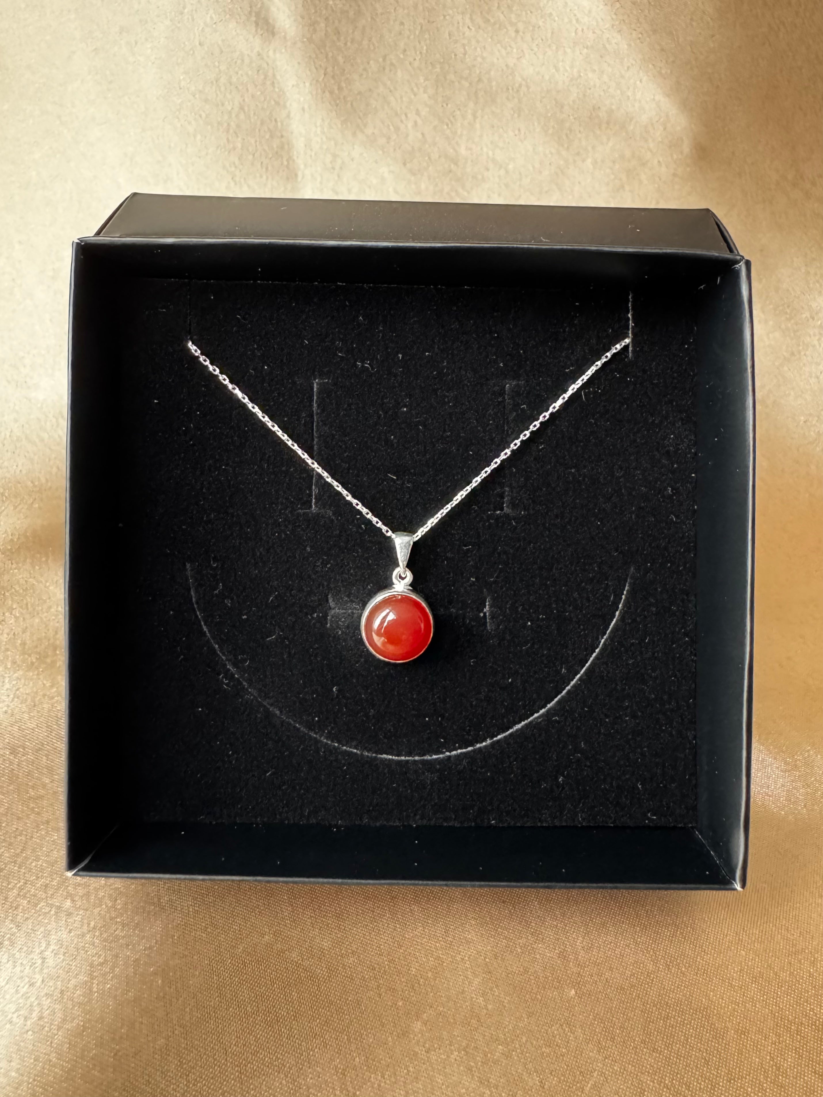 Akik Yuvarlak Gümüş Kolye