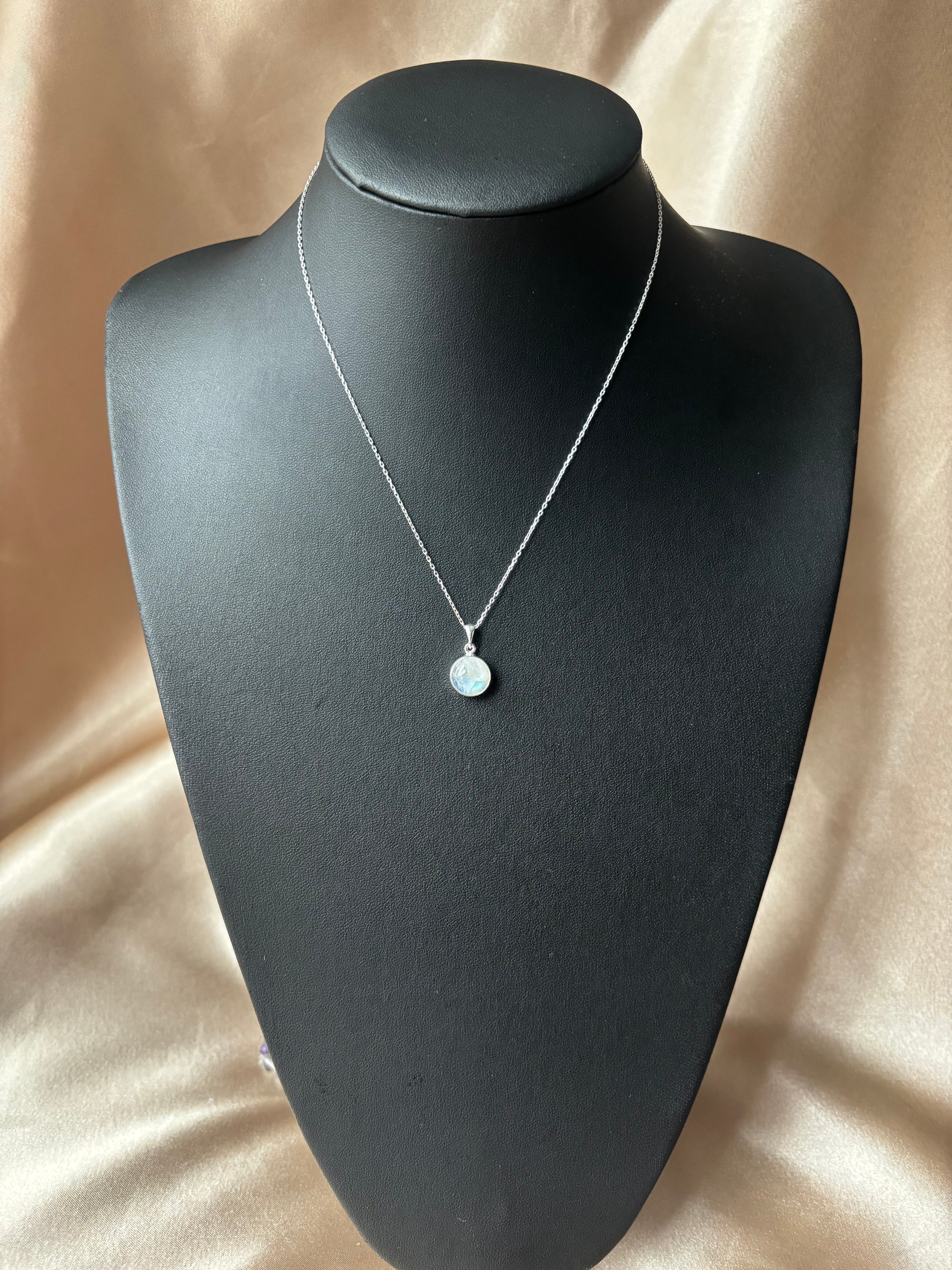 Ay Taşı Yuvarlak Gümüş Kolye