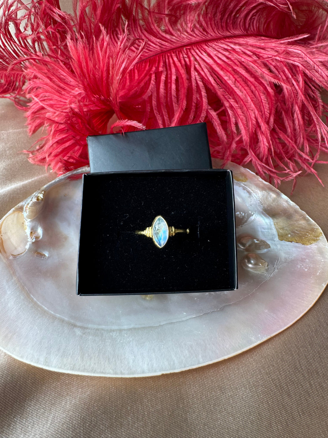 Ay Taşı Markiz Gold Yüzük