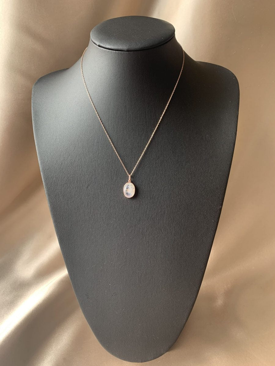Ay Taşı Büyük Oval Rose Gold Kolye