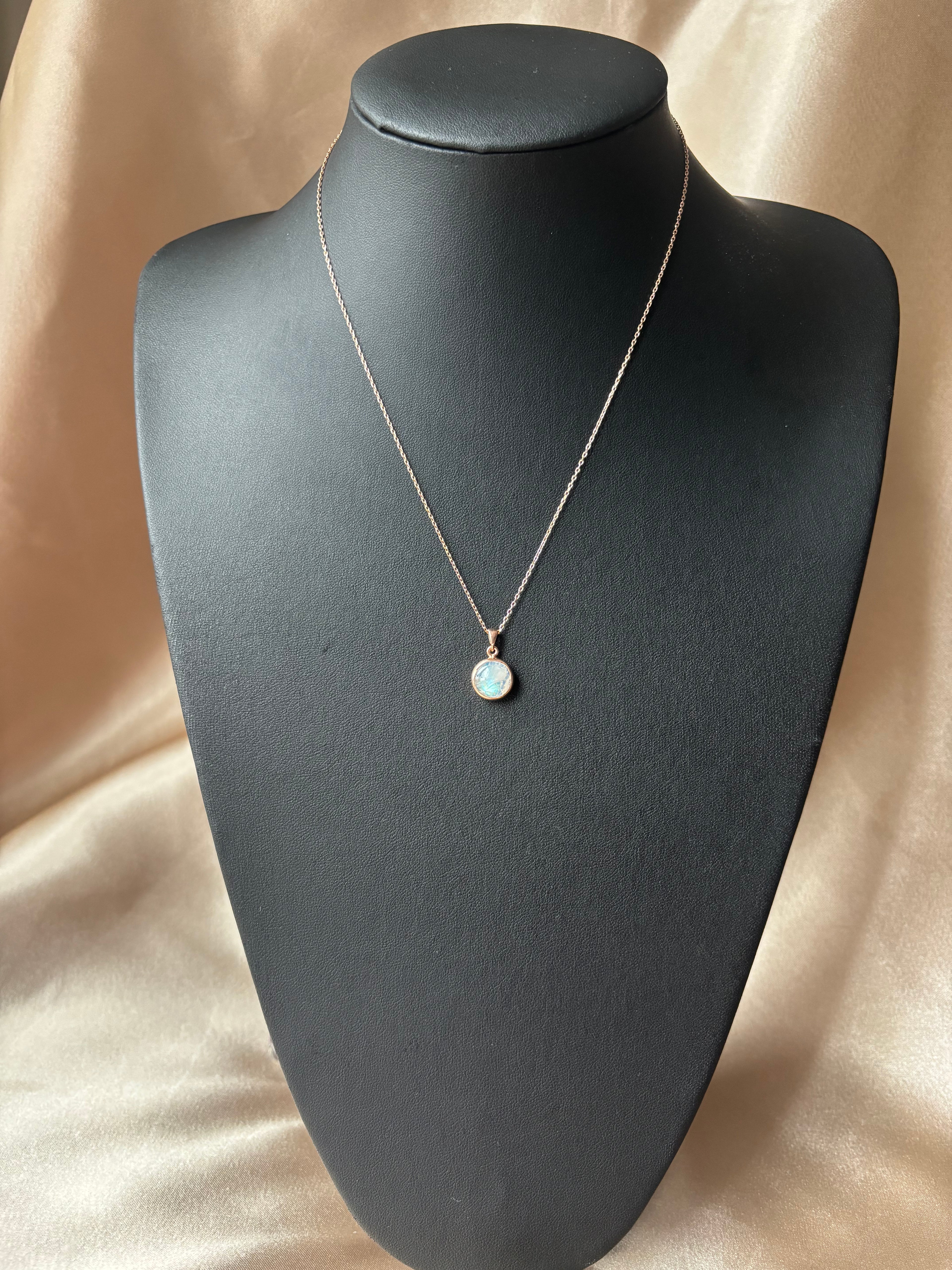 Ay Taşı Yuvarlak Rose Gold Kolye