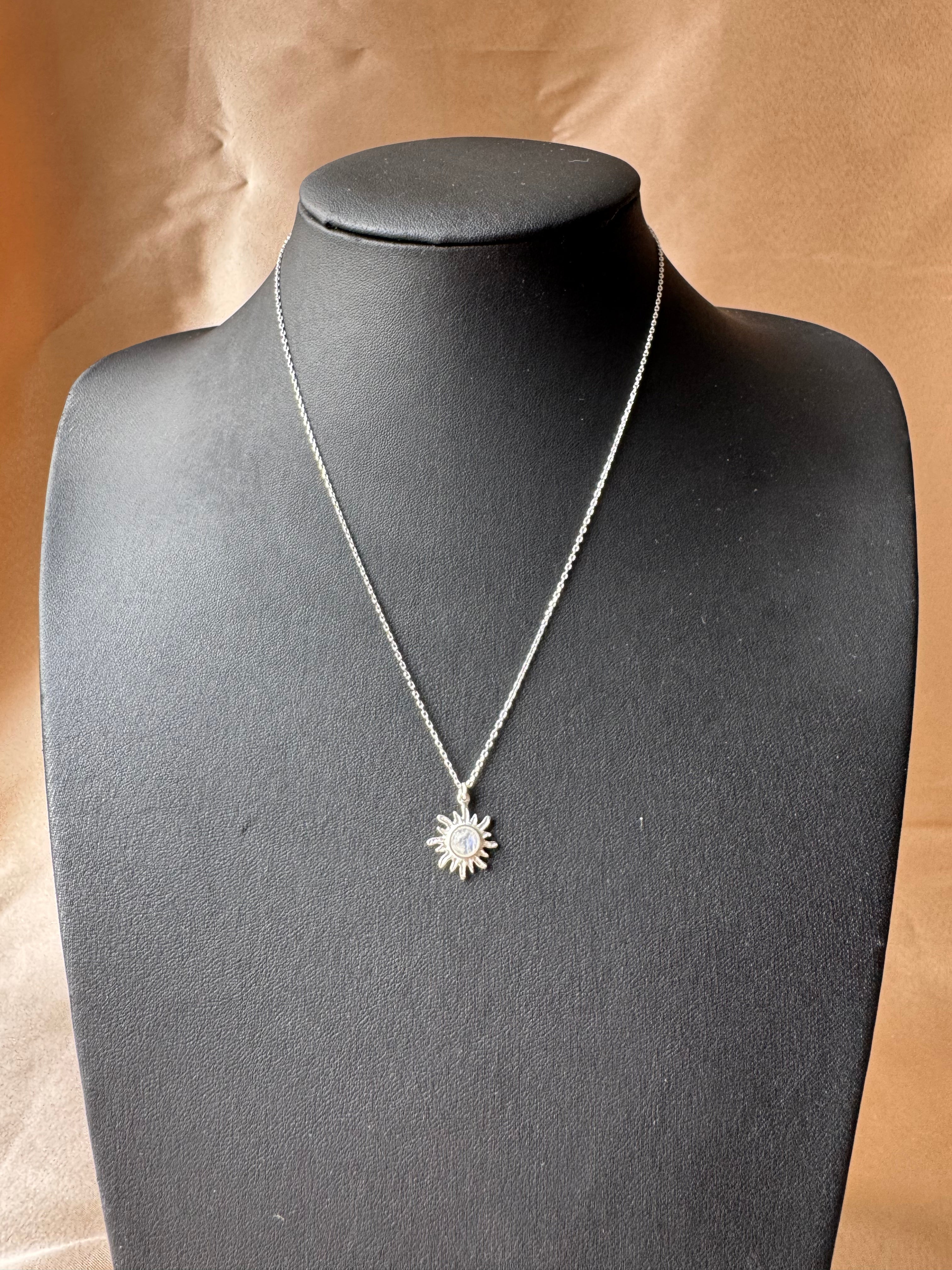 Ay Taşı Minimal Güneş Gümüş Kolye