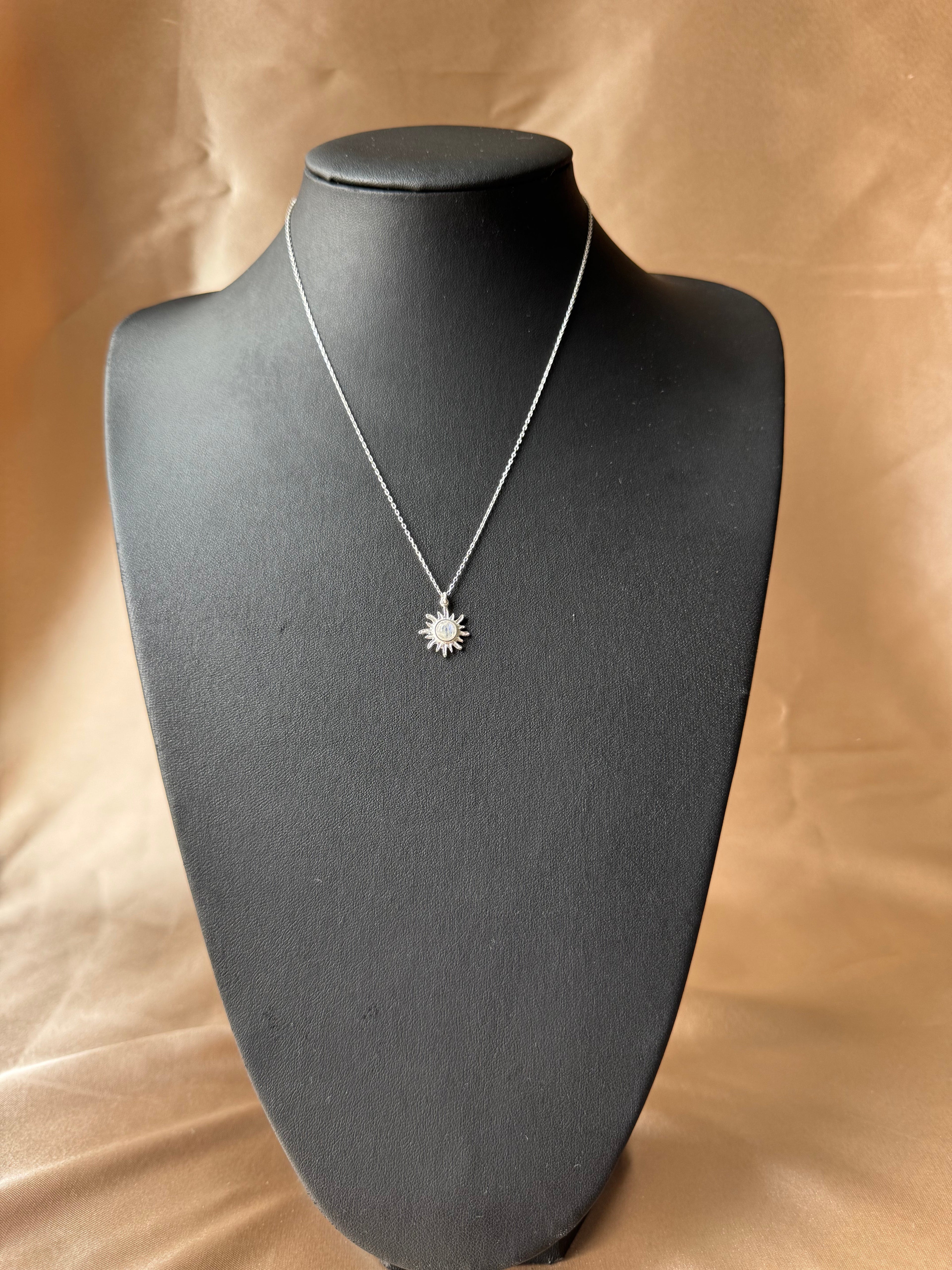 Ay Taşı Minimal Güneş Gümüş Kolye