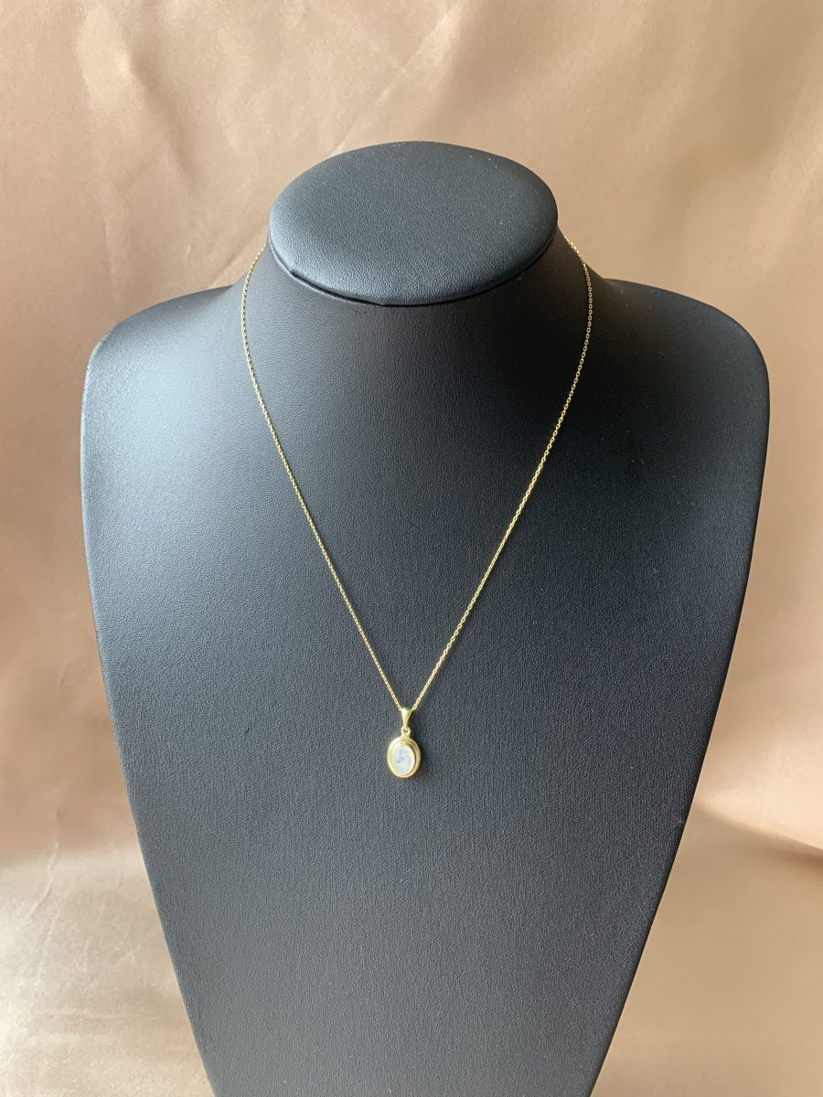 Ay Taşı Minimal Vintage Gold Kolye