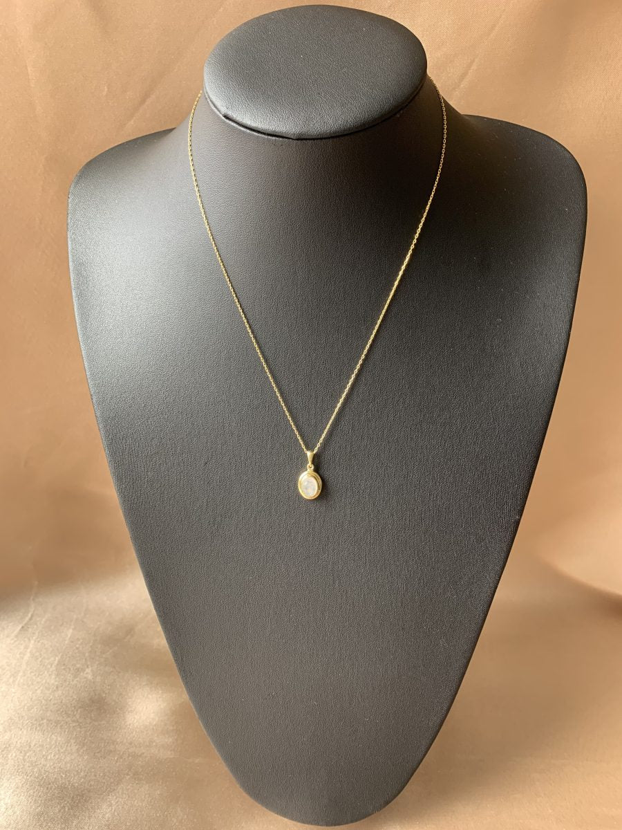 Ay Taşı Minimal Vintage Gold Kolye