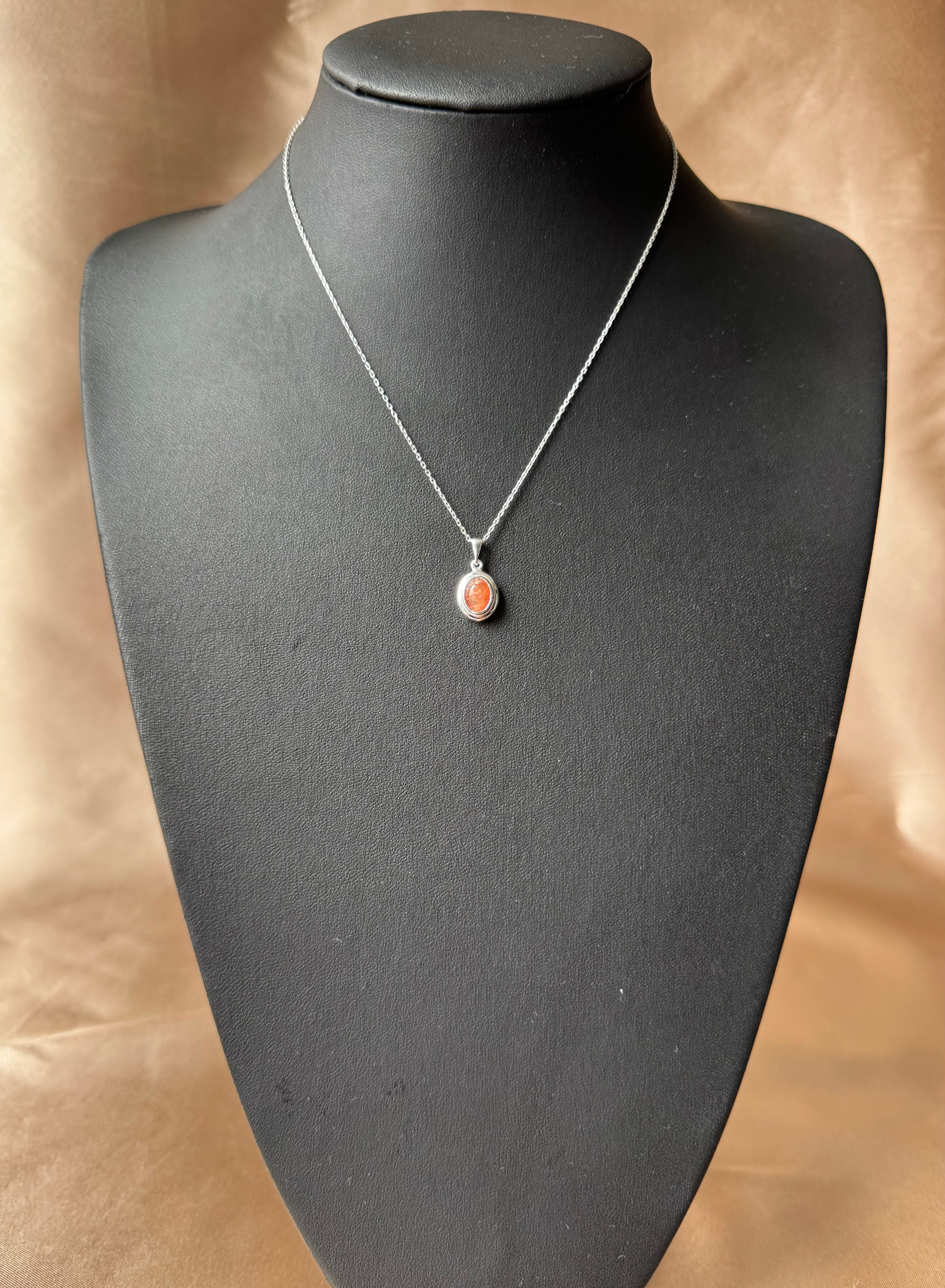 Güneş Taşı Minimal Vintage Gümüş Kolye