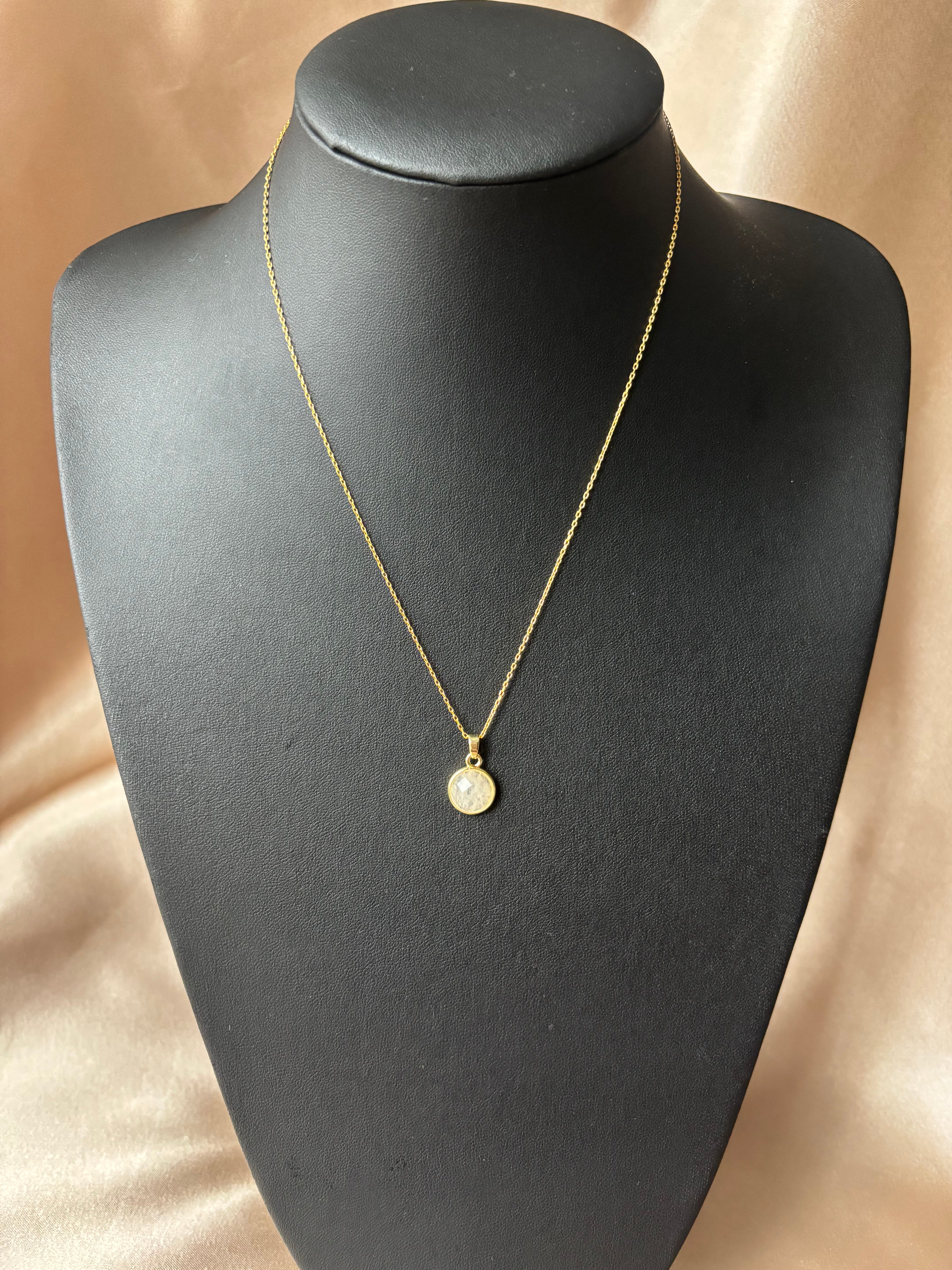 Kristal Kuvars Basic Round Gold Kolye