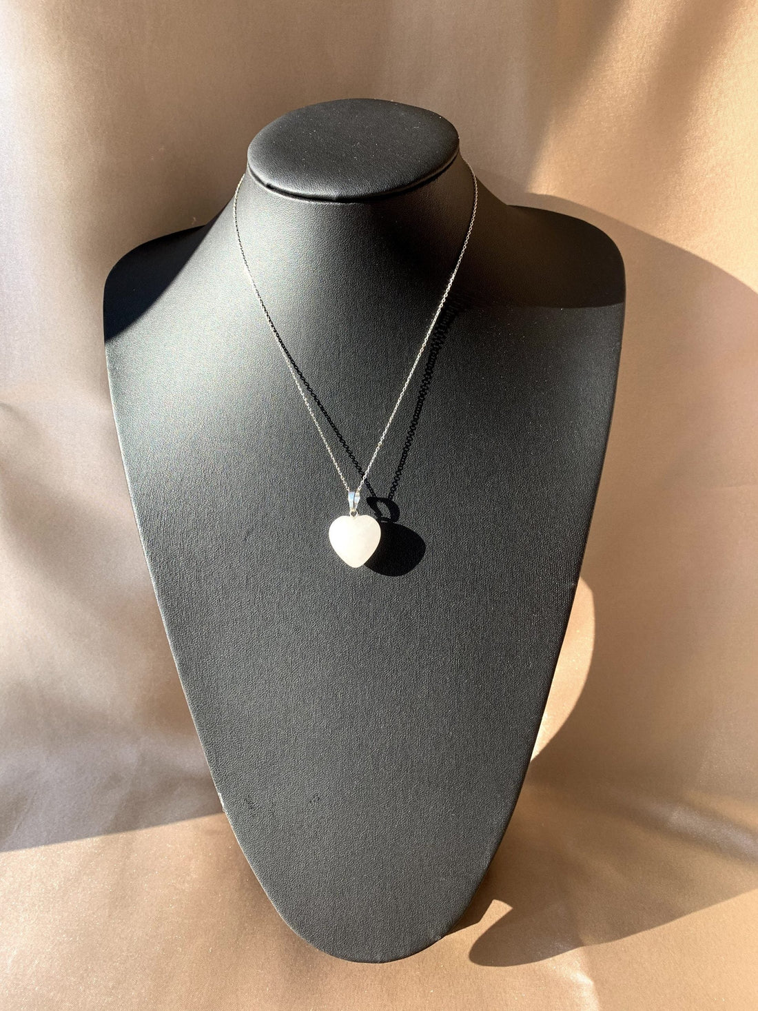 Kristal Kuvars Kalp Kolye