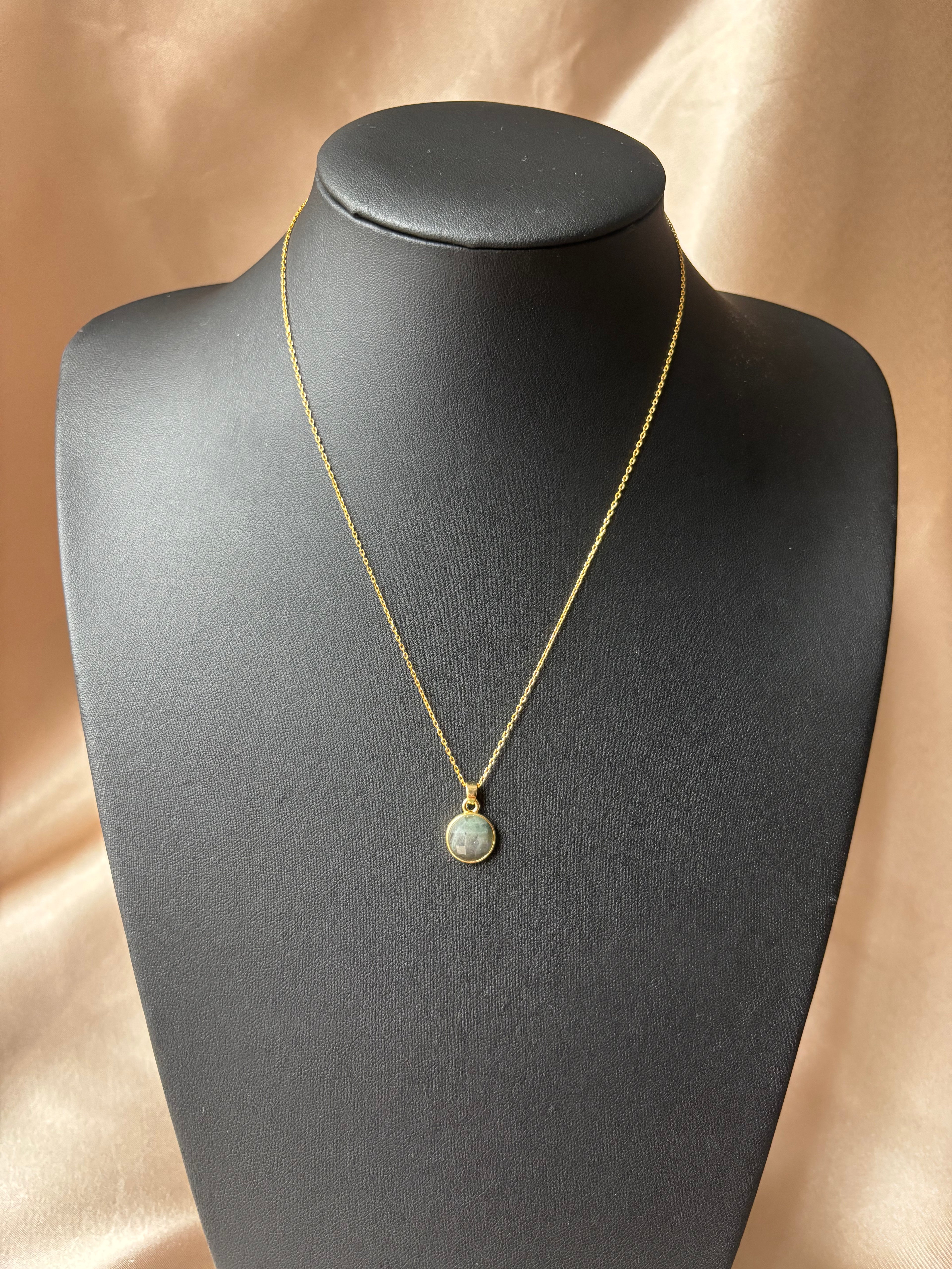 Labradorit Basic Round Gold Kolye