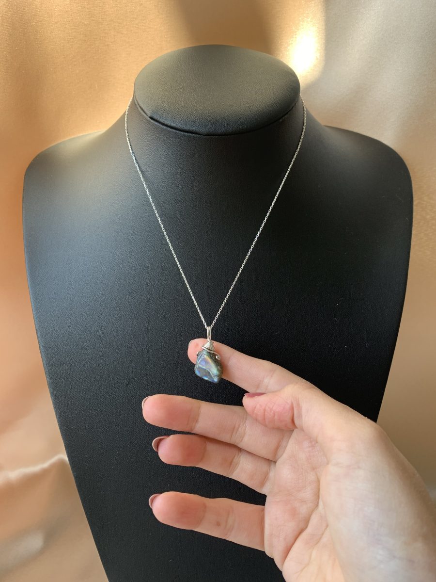 Labradorit Burgu Kolye