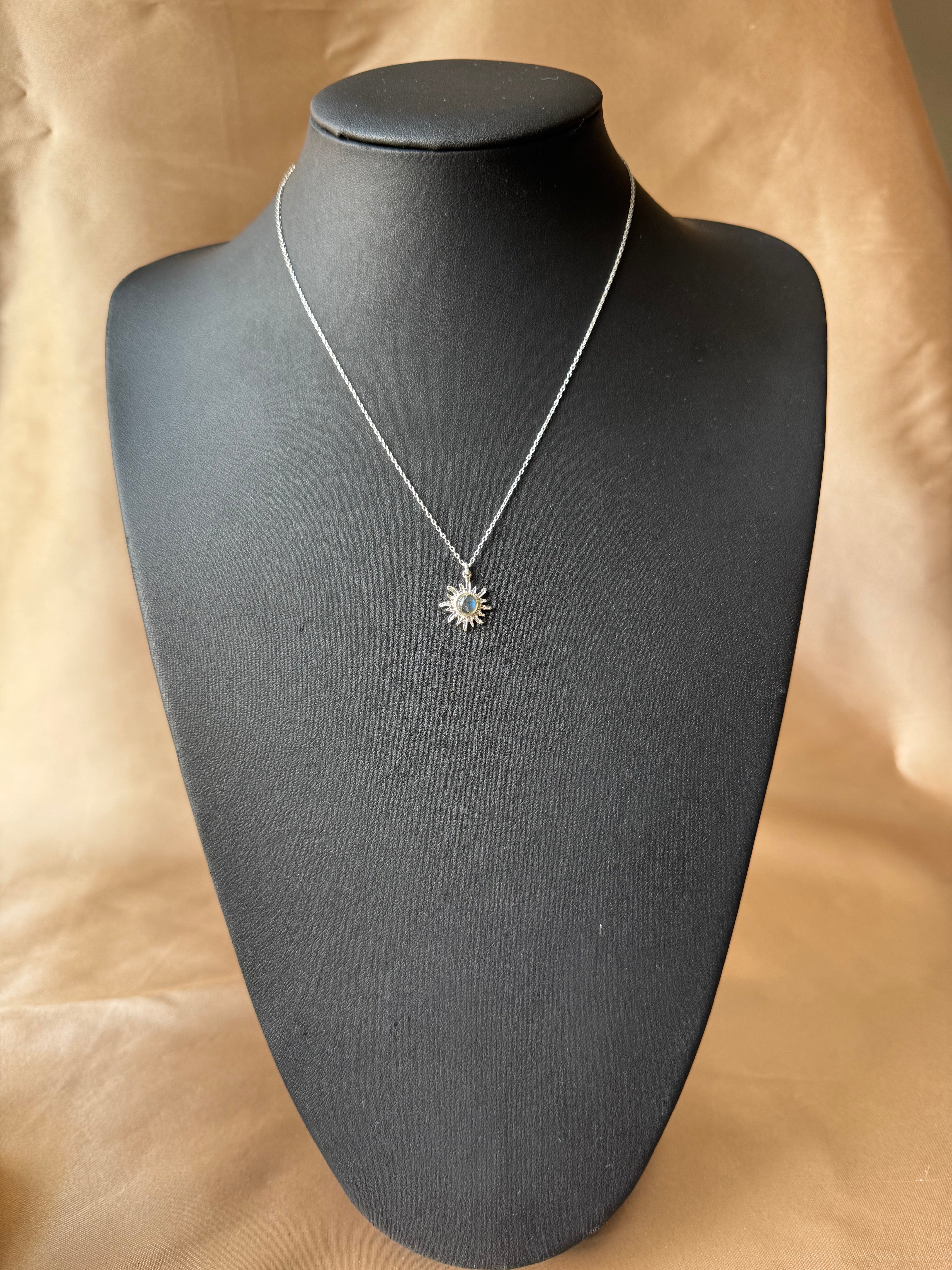 Labradorit Minimal Güneş Gümüş Kolye