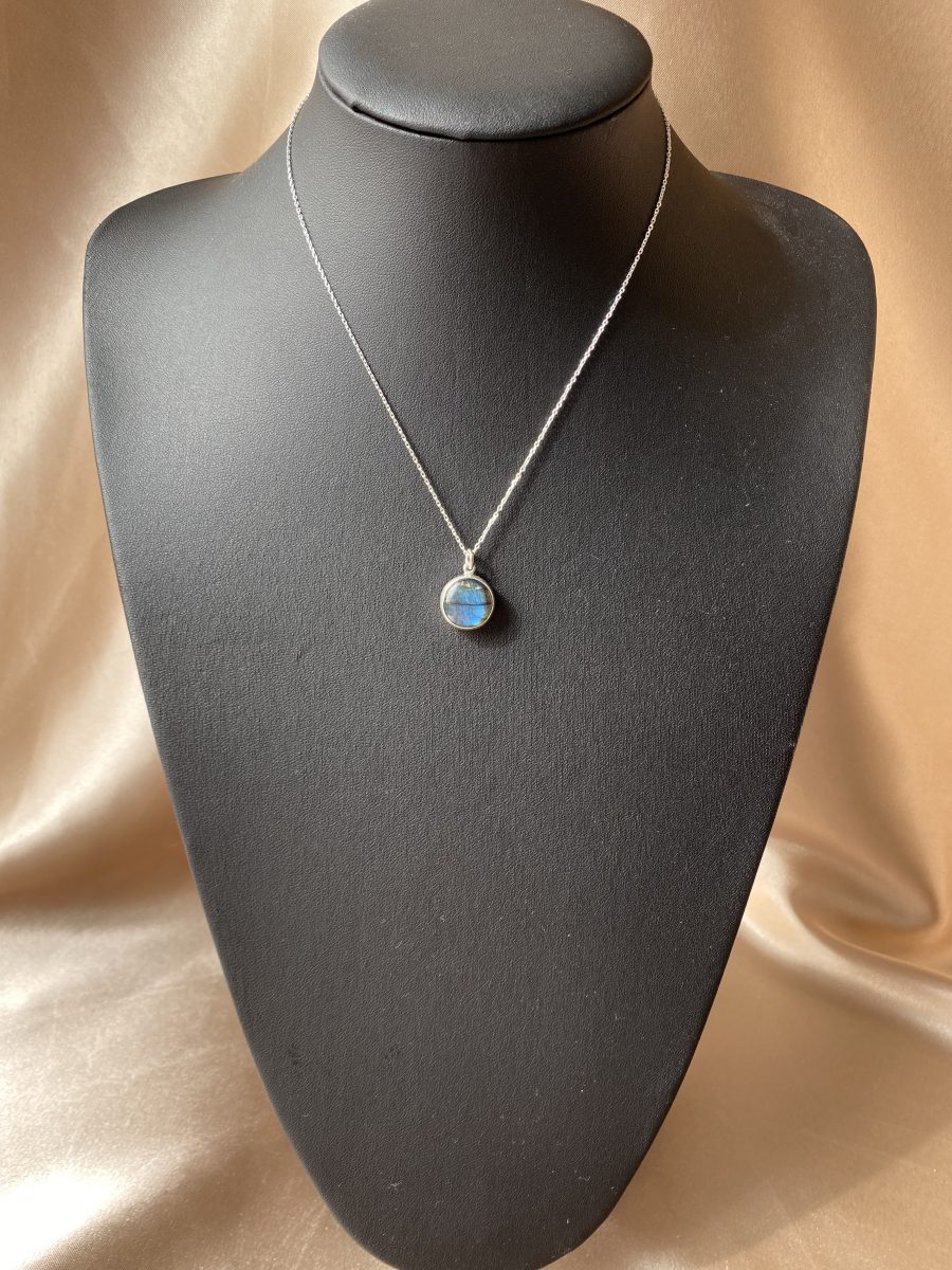 Labradorit Büyük Yuvarlak Gümüş Kolye