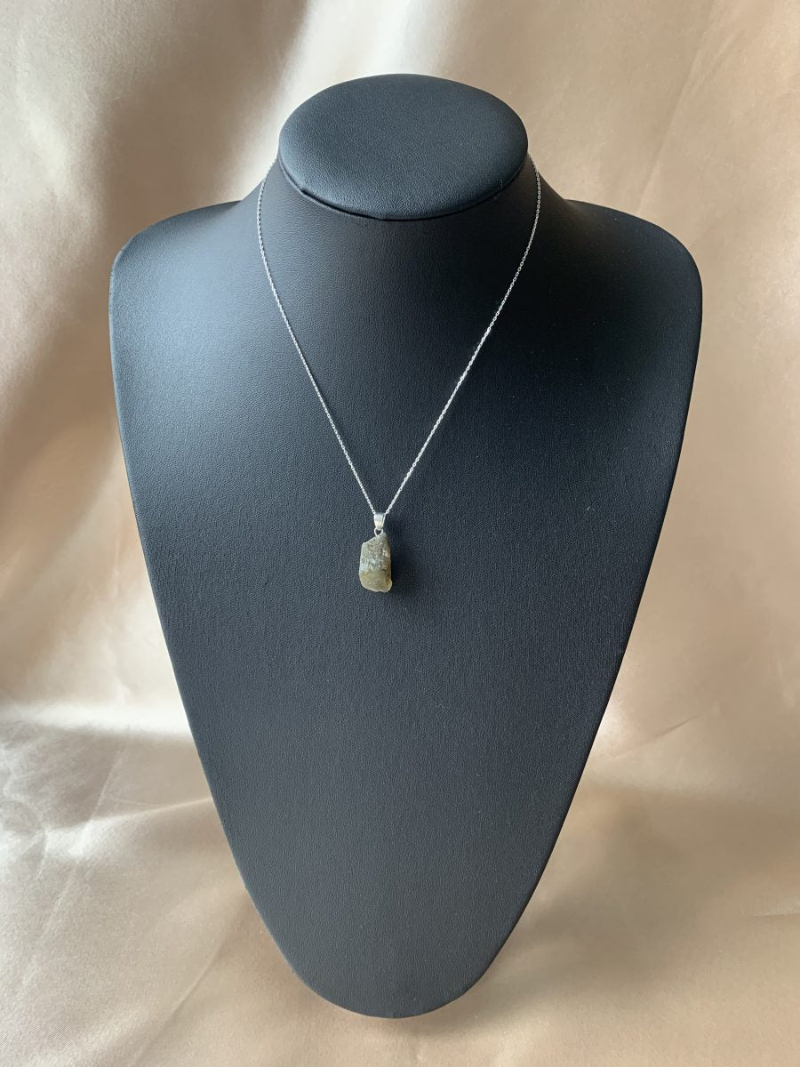 Labradorit İşlenmemiş Kolye