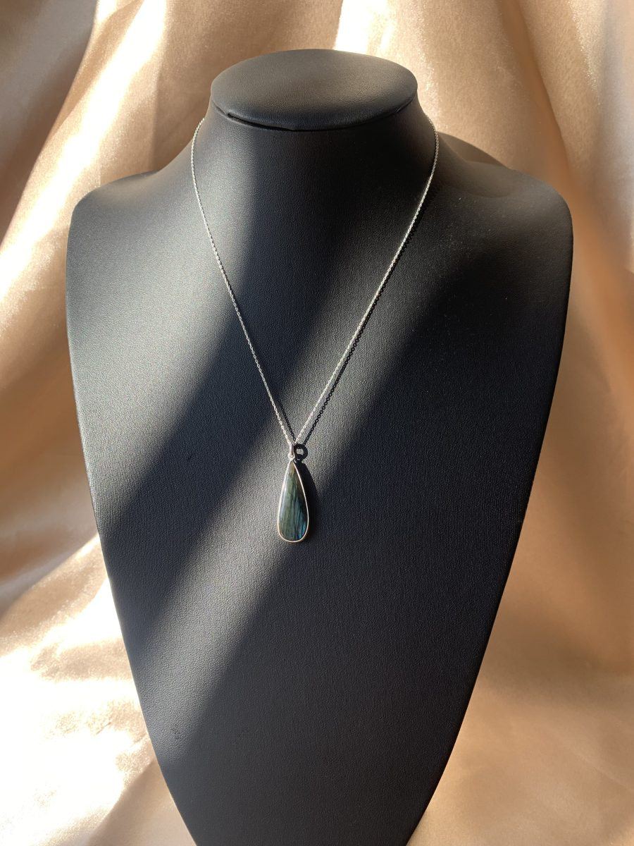 Labradorit Uzun İnce Damla Kolye