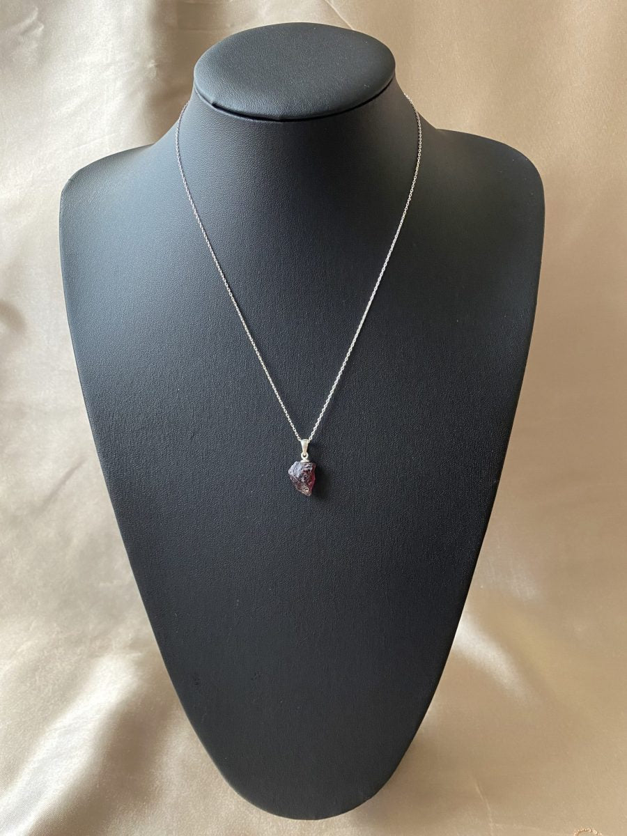 Lal Taşı (Garnet) İşlenmemiş Gümüş Kolye