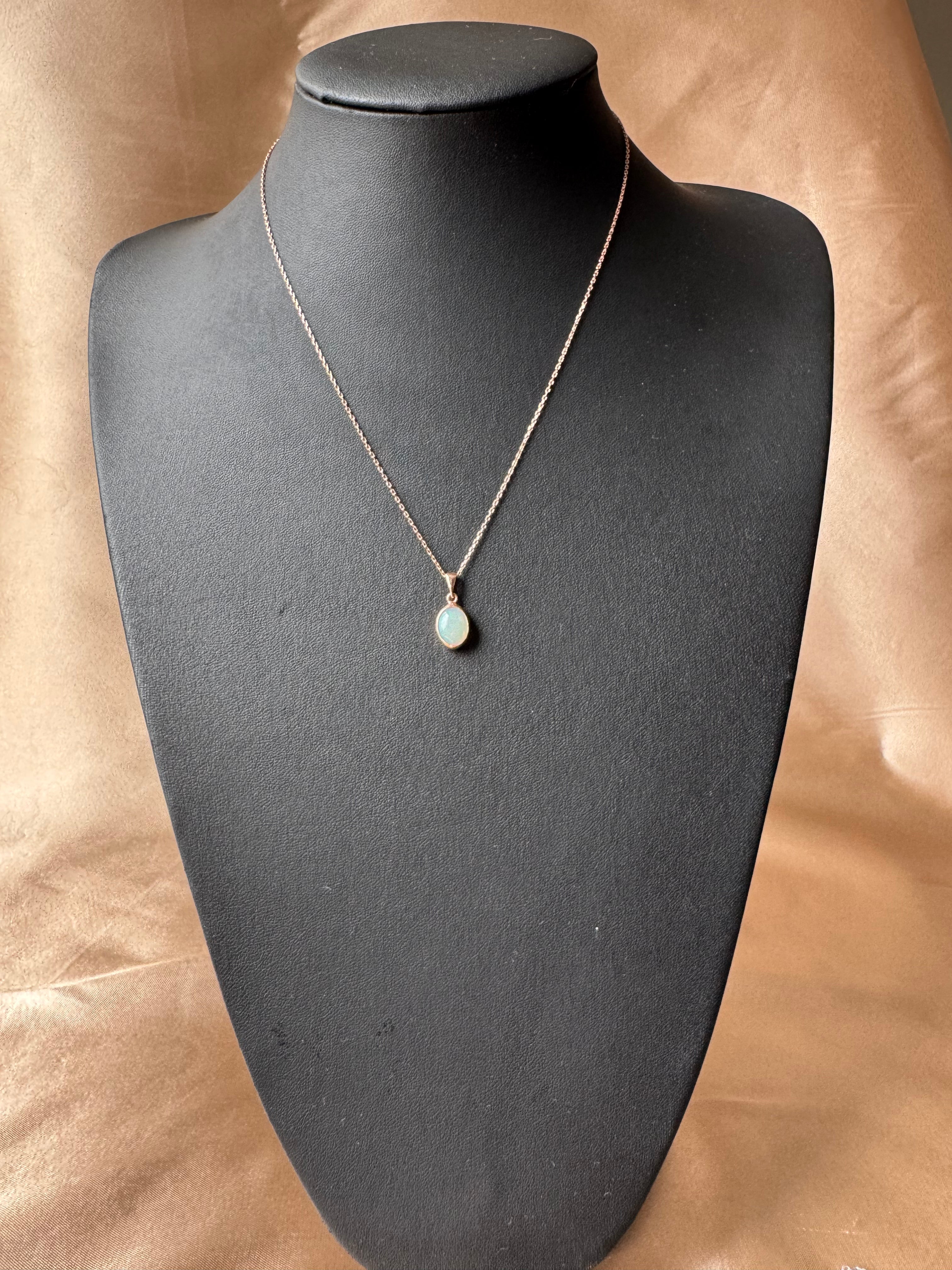 Opal Minimal Rose Gold Kolye