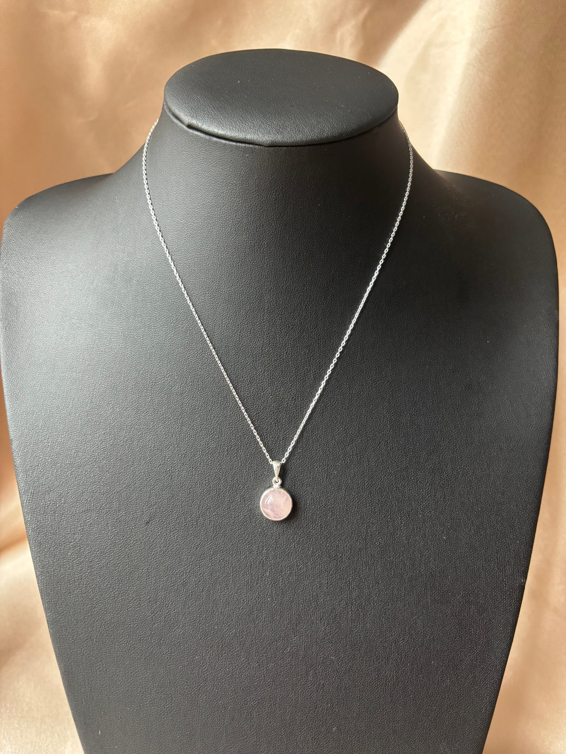 Pembe Kuvars Yuvarlak Gümüş Kolye