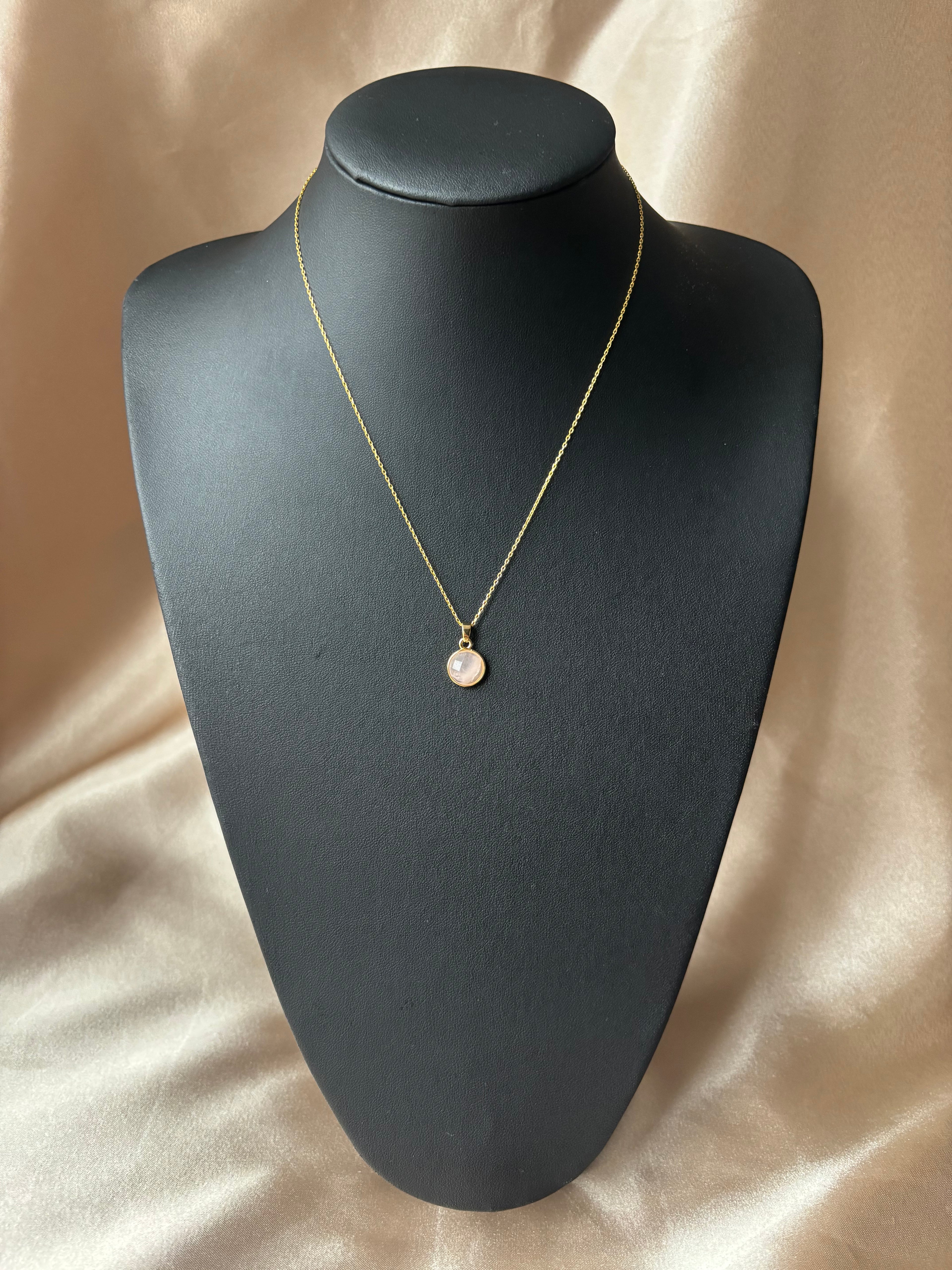 Pembe Kuvars Basic Round Gold Kolye