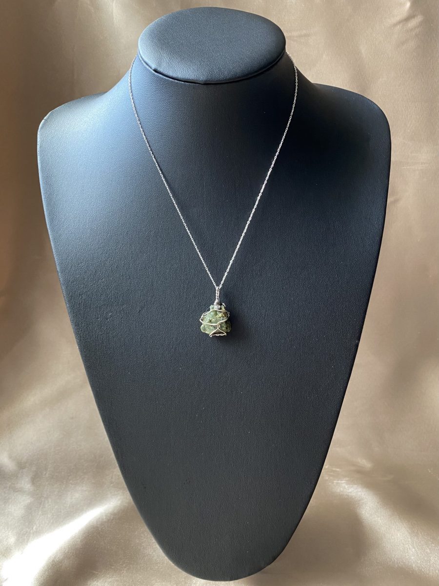 Yeşim Taşı Sarmal Kolye