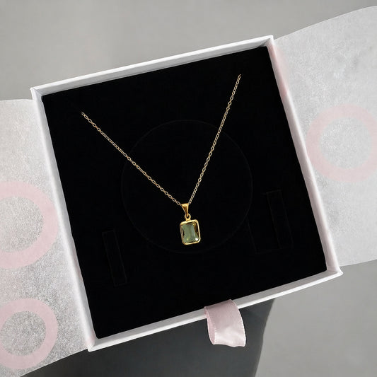 Zultanit Minimal Dörtgen Gold Kolye