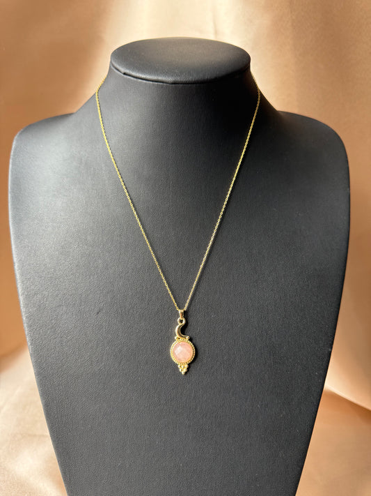 Pembe Kuvars Selene Gold Kolye