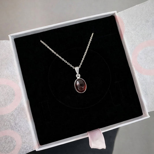Lal Taşı (Garnet) Minimal Gümüş Kolye
