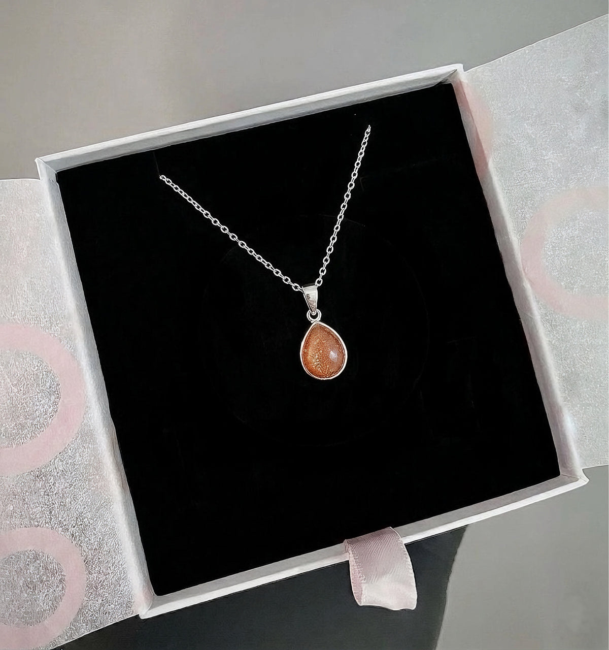 Güneş Taşı Minimal Damy Gümüş Kolye