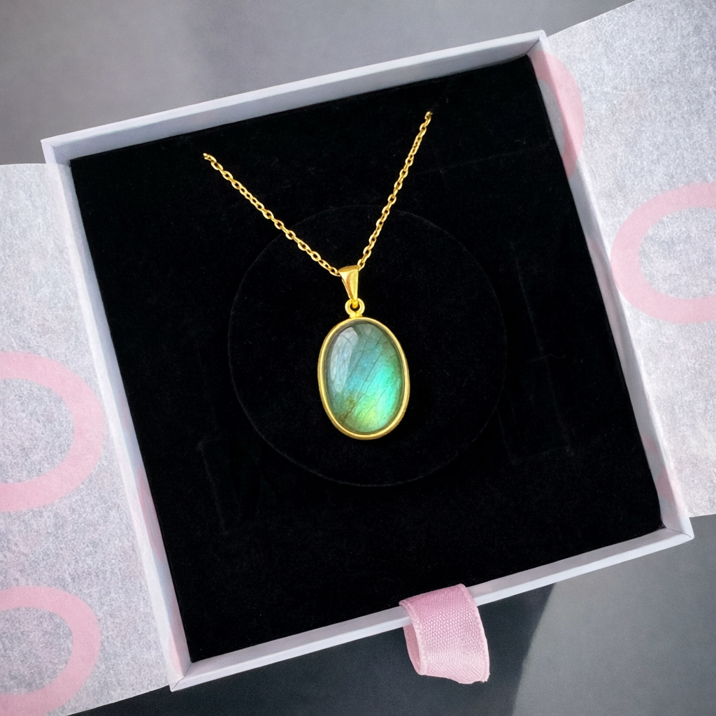 Labradorit Büyük Oval Gold Kolye