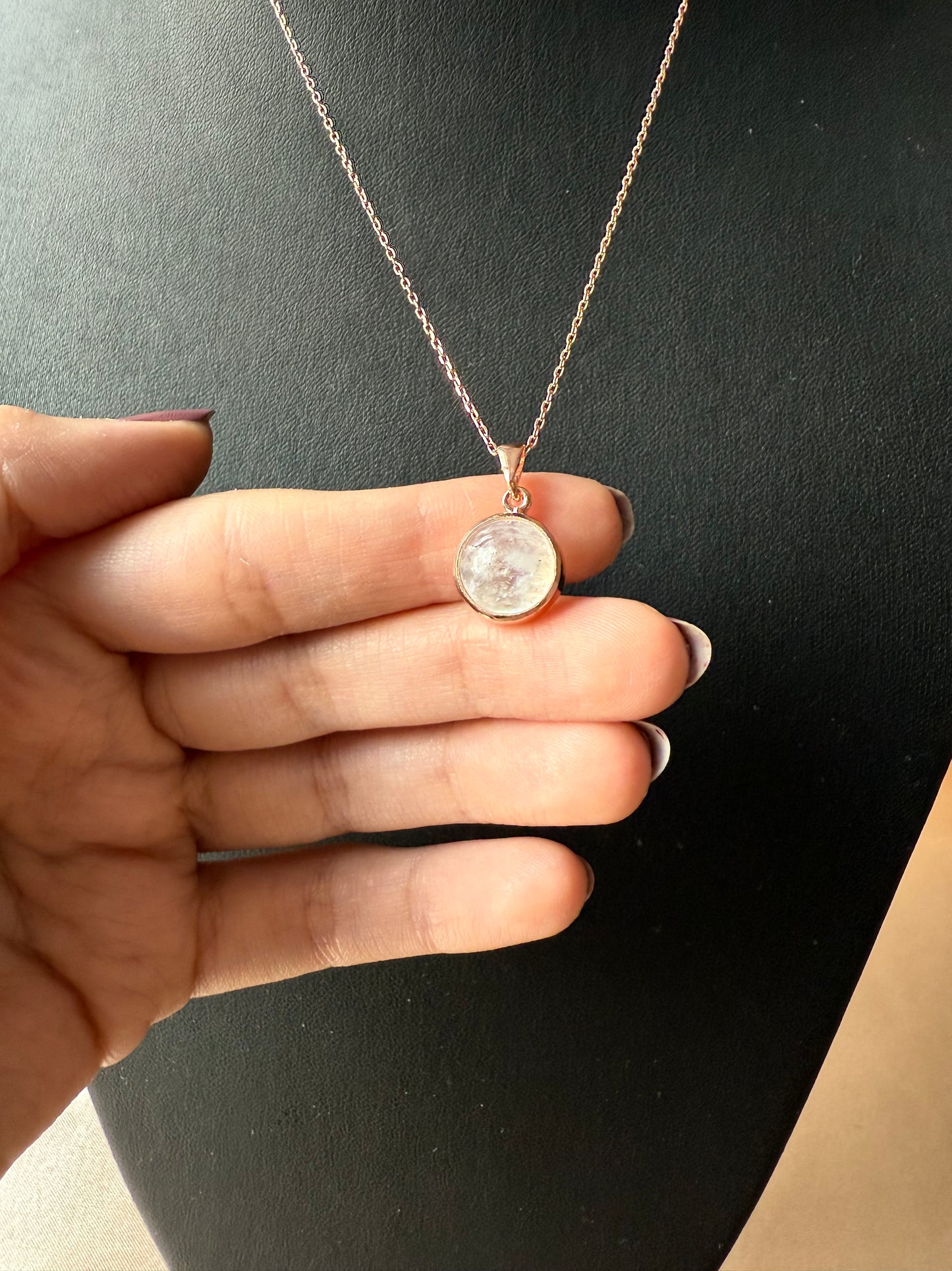 Ay Taşı Yuvarlak Rose Gold Kolye