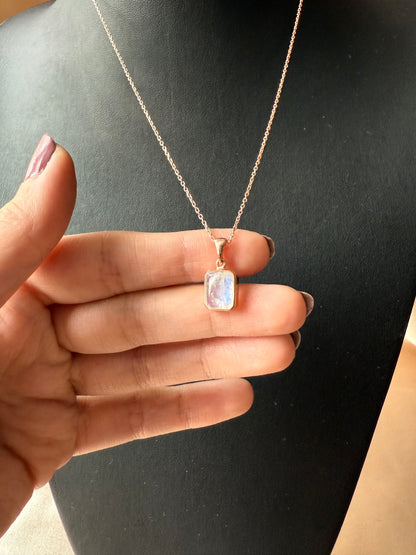 Ay Taşı Minimal Dörtgen Rose Gold Kolye