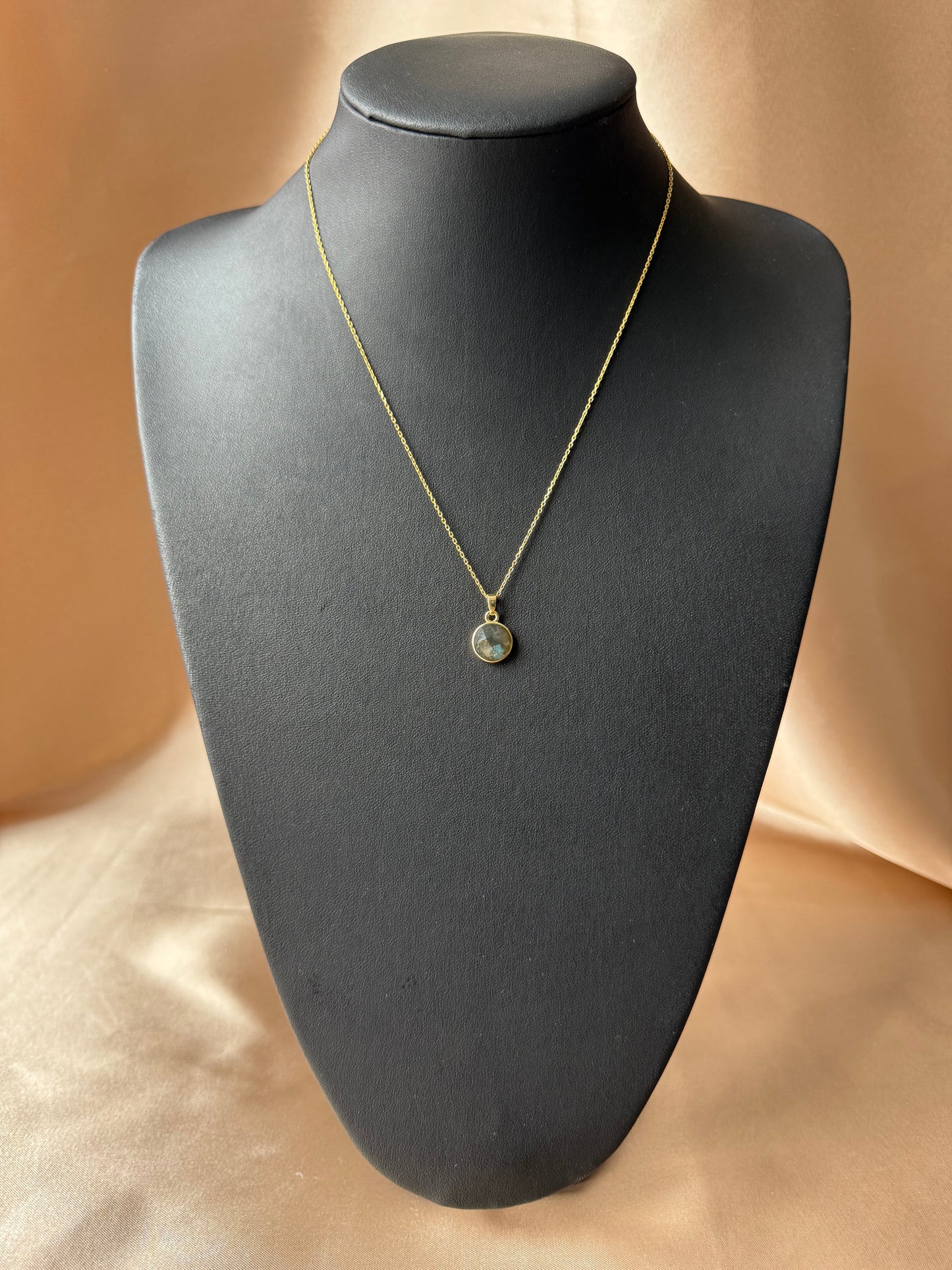 Labradorit Basic Round Gold Kolye