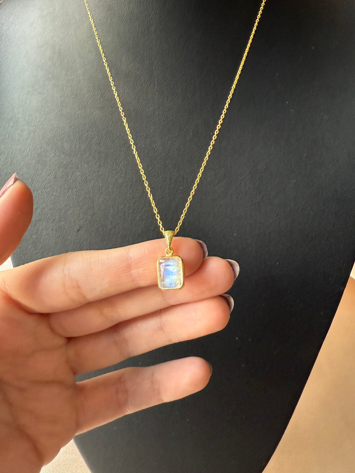 Ay Taşı Minimal Dörtgen Gold Kolye