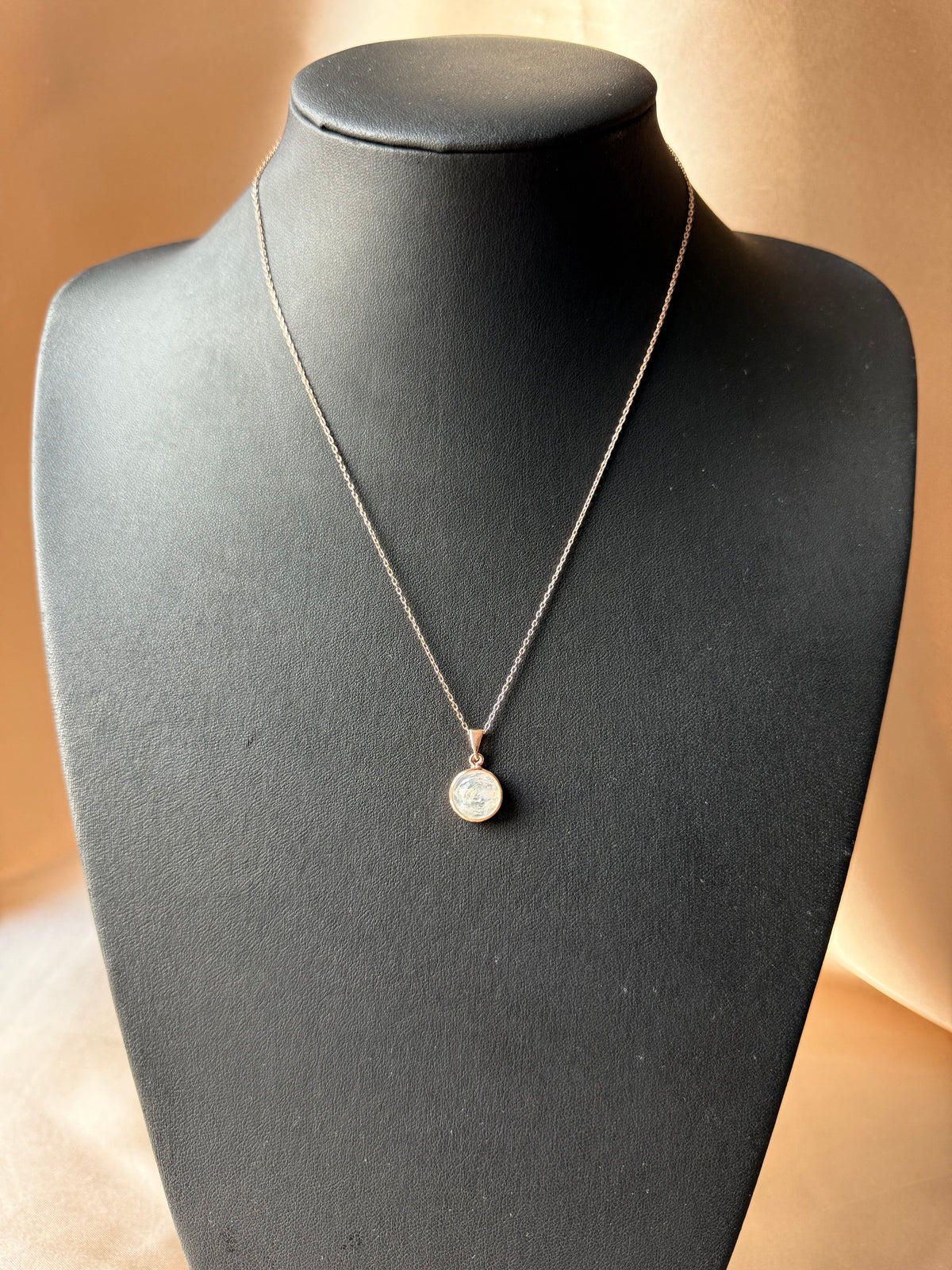 Ay Taşı Yuvarlak Rose Gold Kolye