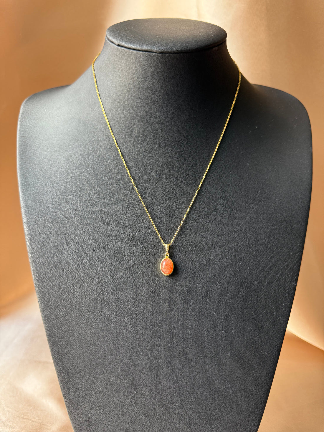 Güneş Taşı Minimal Gold Kolye