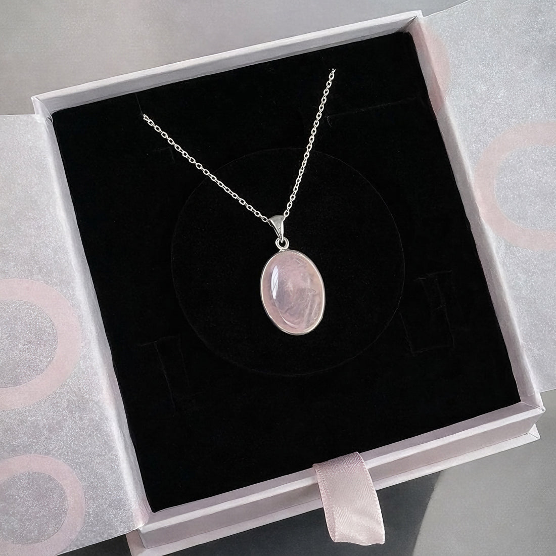 Pembe Kuvars Büyük Oval Gümüş Kolye