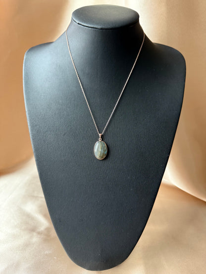 Labradorit Büyük Oval Rose Gold Kolye