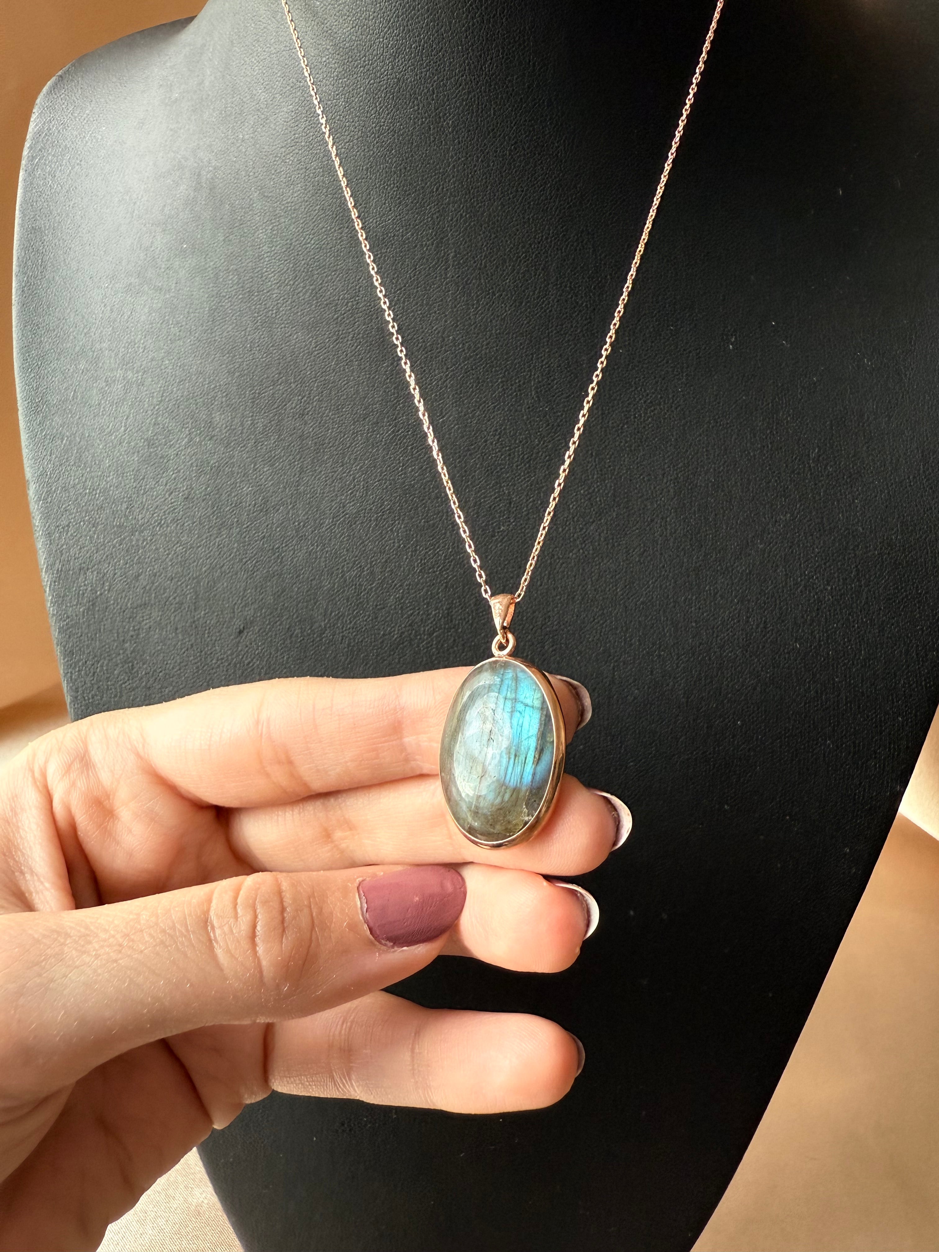 Labradorit Büyük Oval Rose Gold Kolye