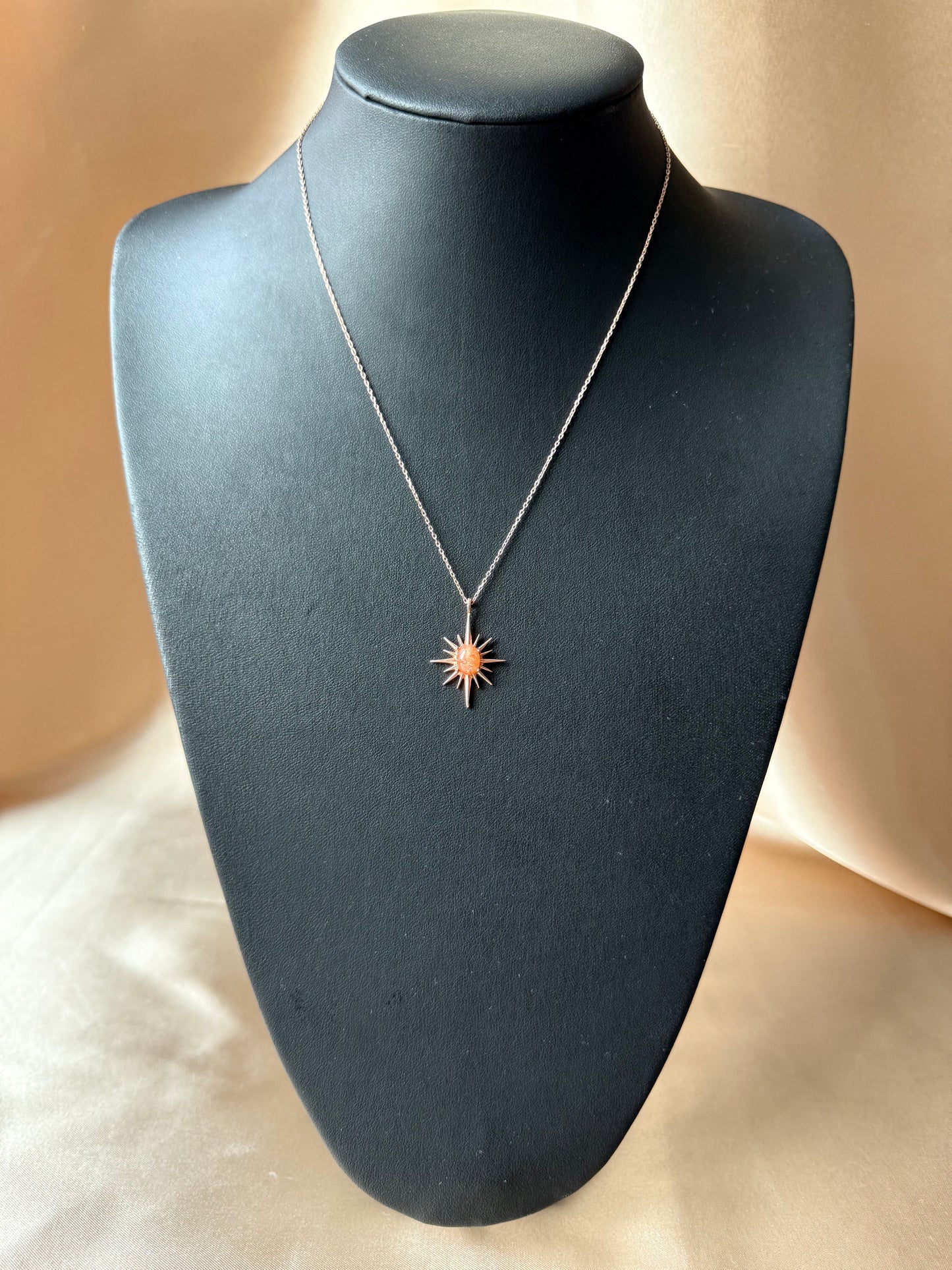 Güneş Taşı Büyük Kuzey Yıldızı Rose Gold Kolye