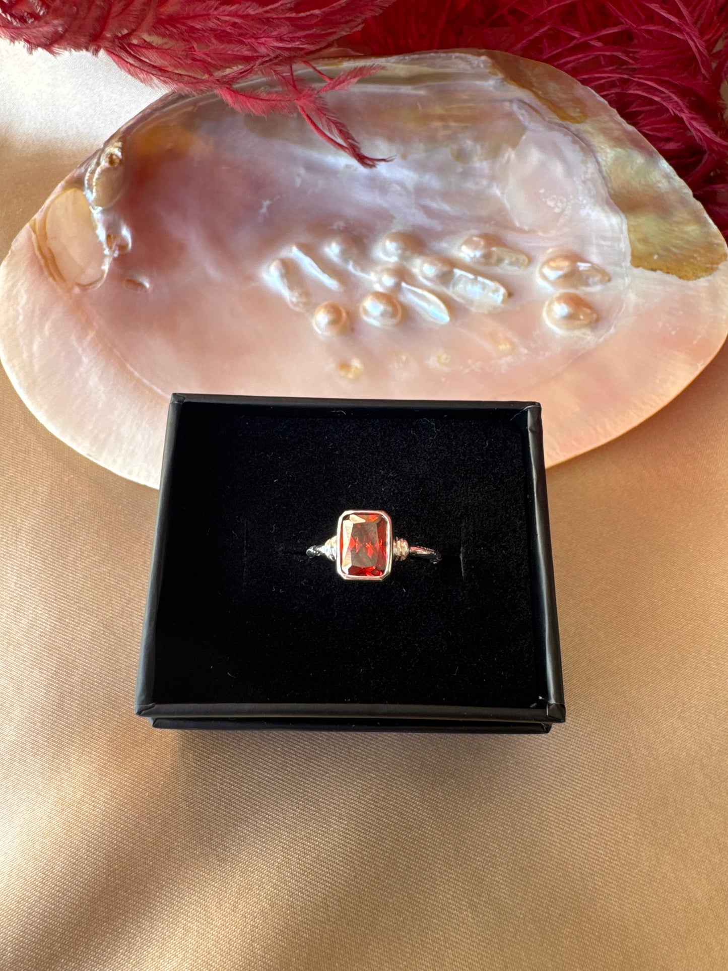 Lal Taşı (Garnet) Dörtgen Gümüş Yüzük