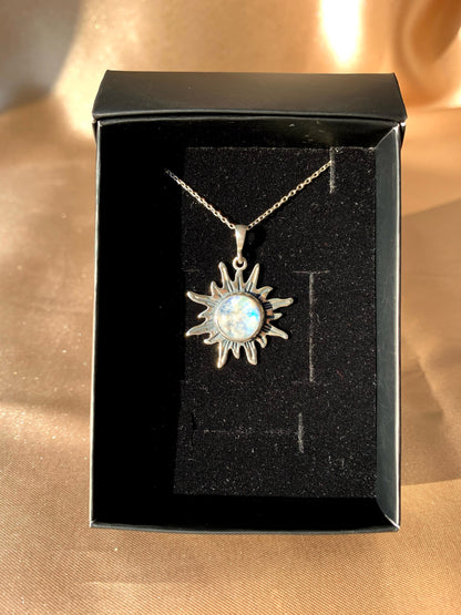 Ay Taşı Büyük Güneş Gümüş Kolye