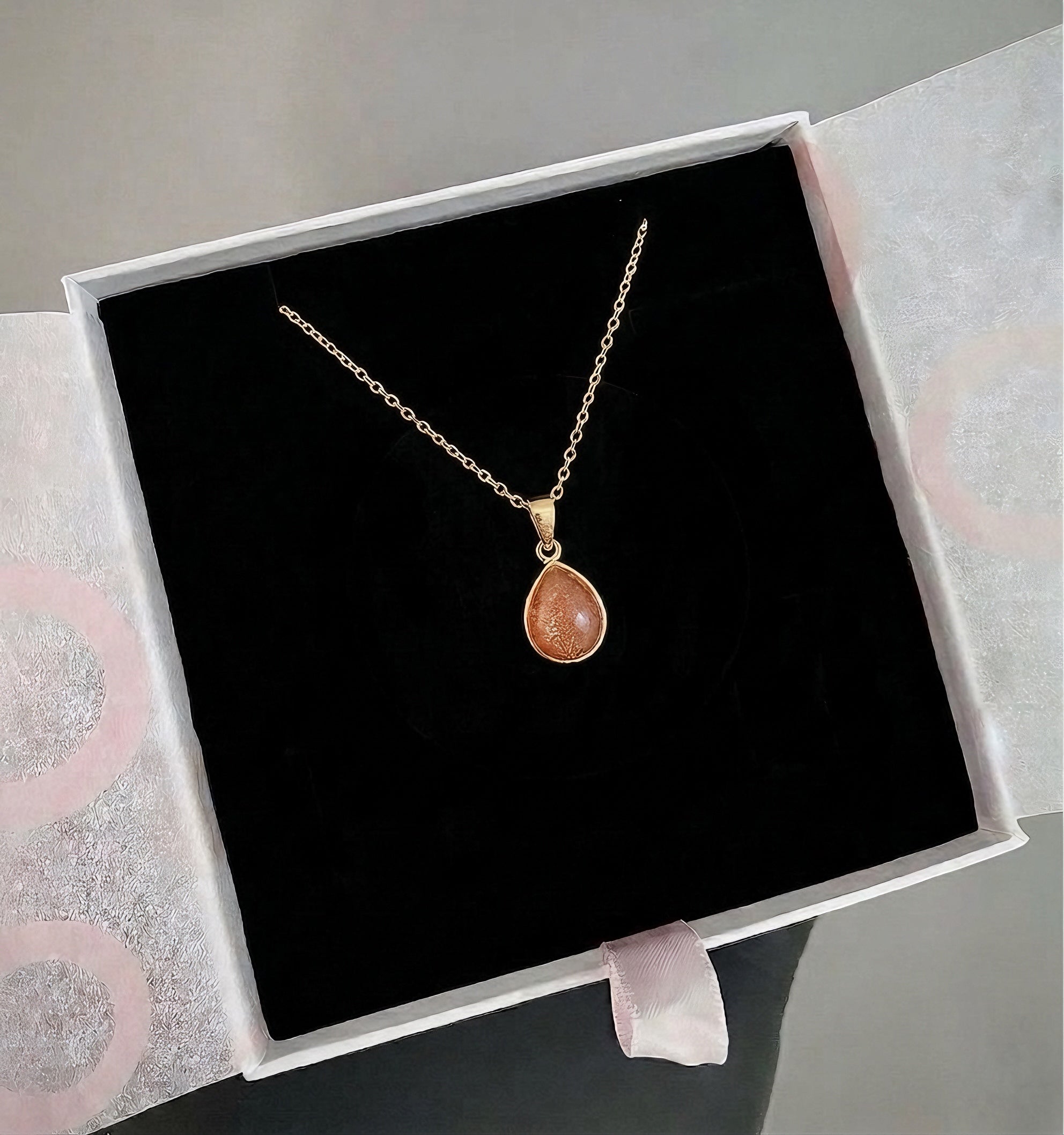 Güneş Taşı Minimal Damy Gold Kolye