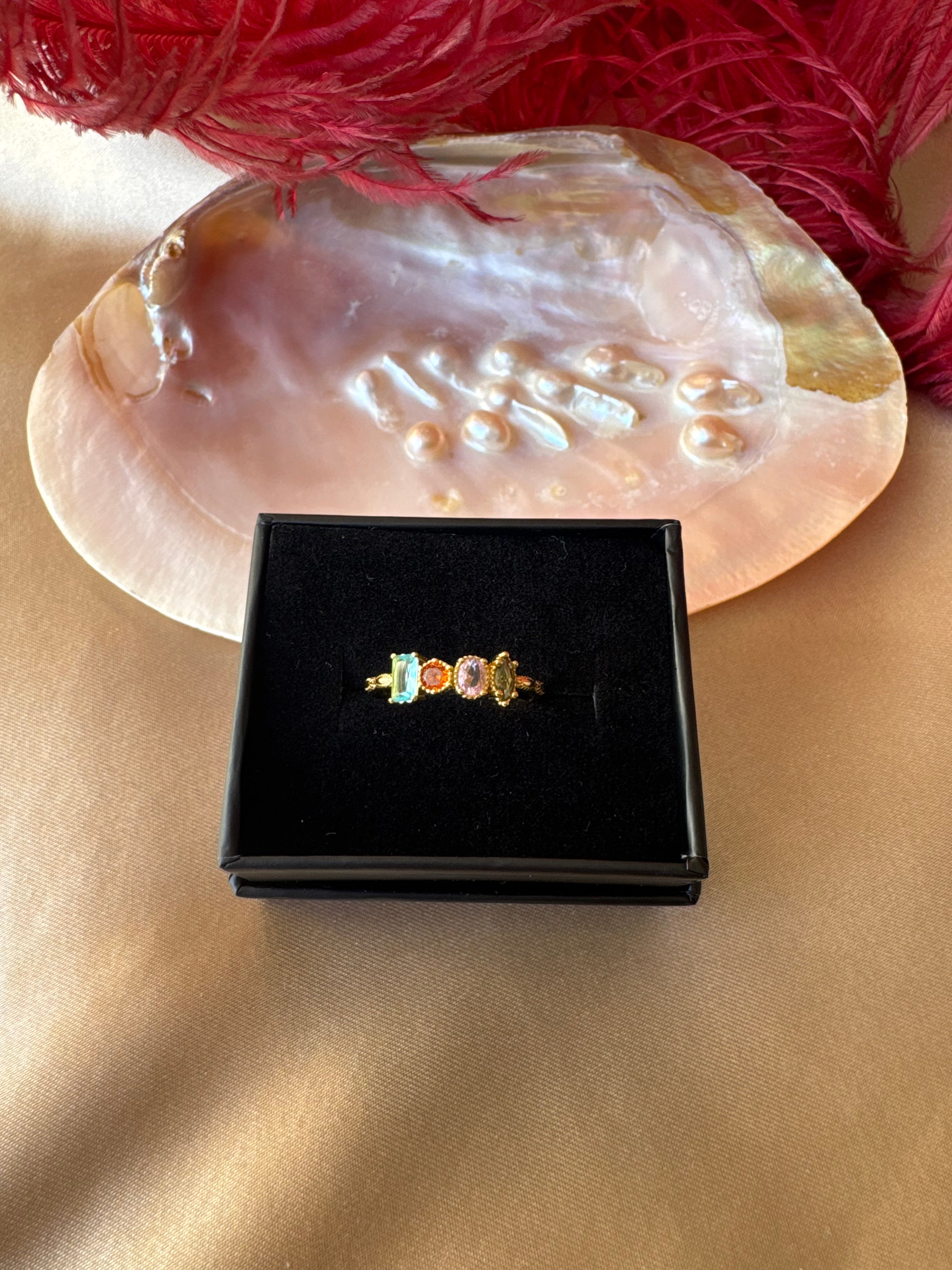 Karışık Doğal Taşlı Gold Yüzük