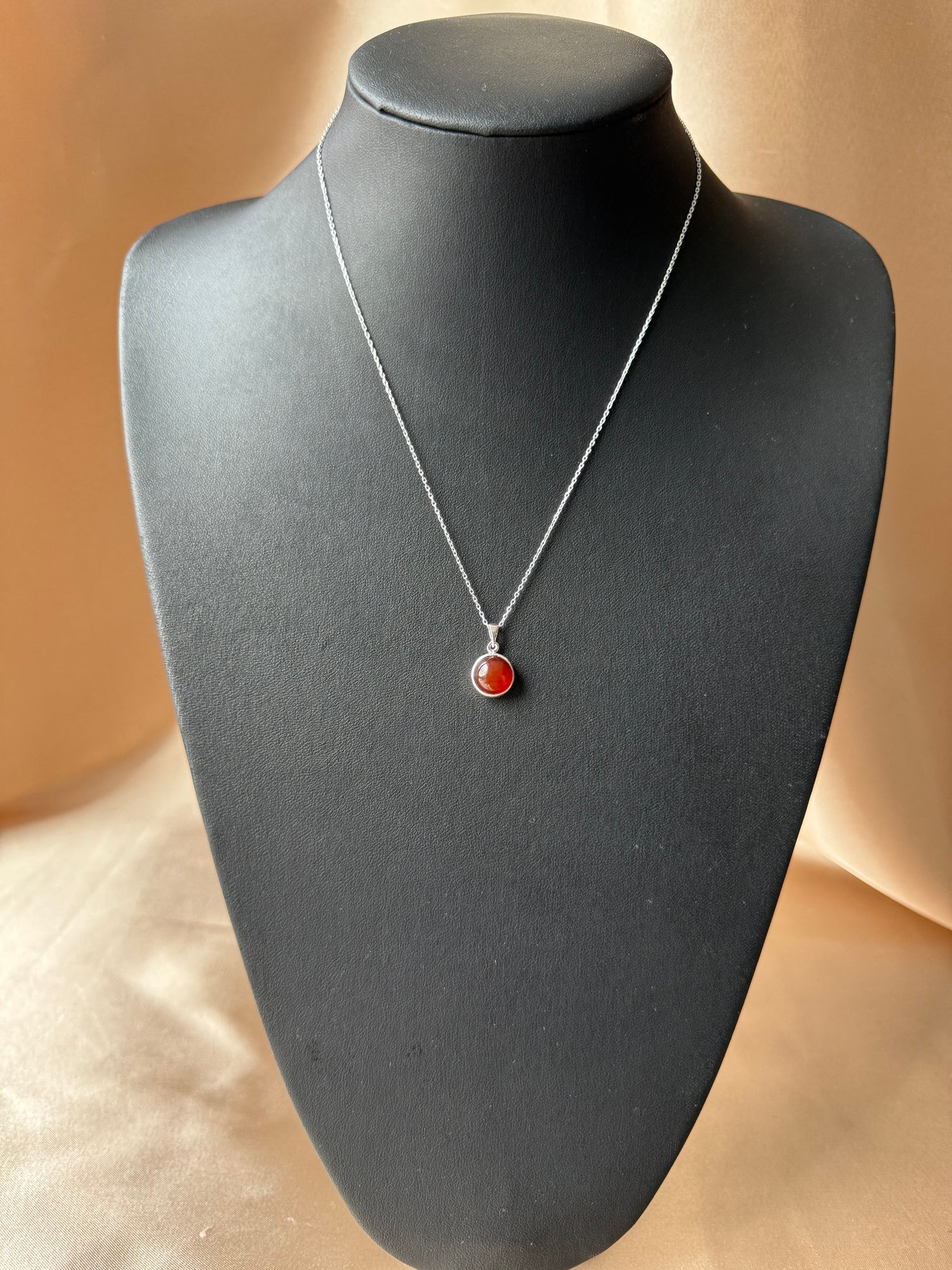 Akik Yuvarlak Gümüş Kolye